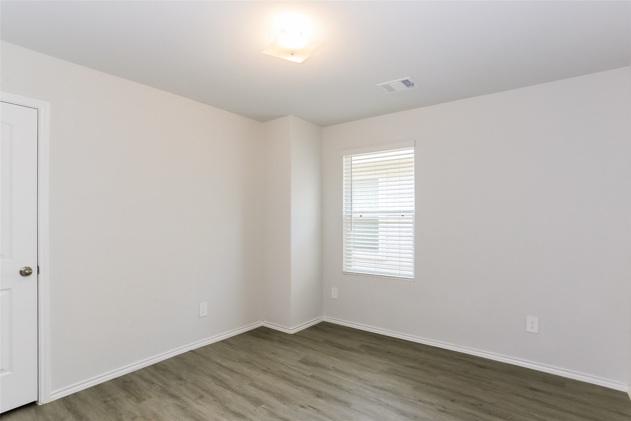 2647 Camrola Way Property Photo 6