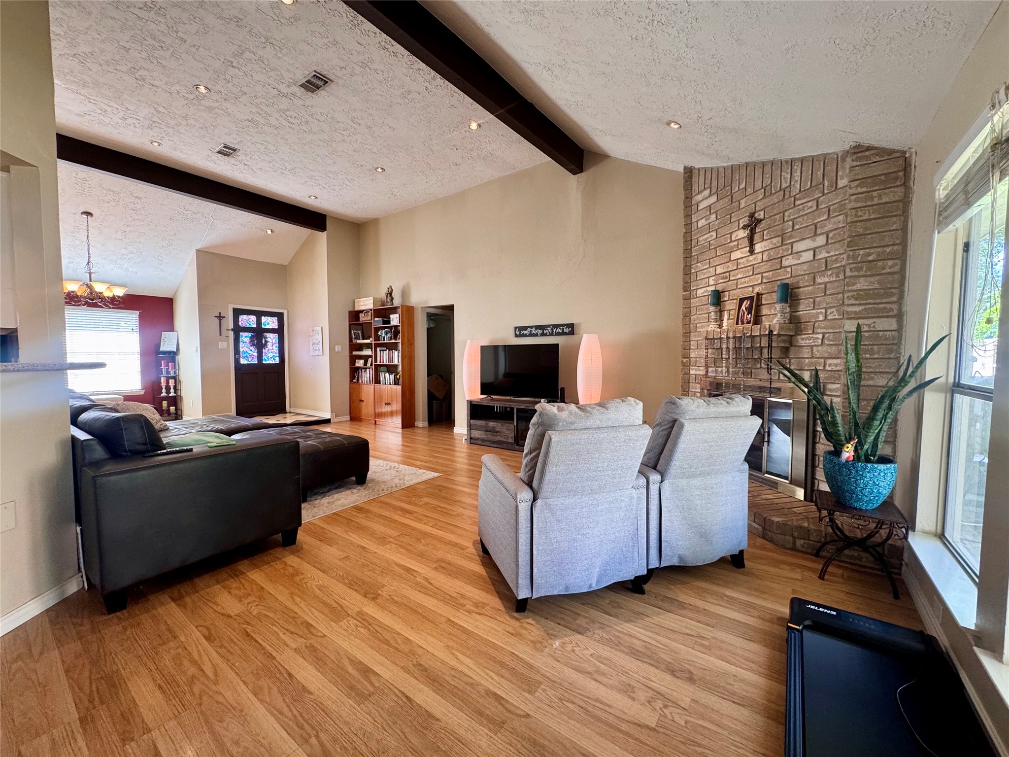 8507 Grove Park Drive Property Photo 6