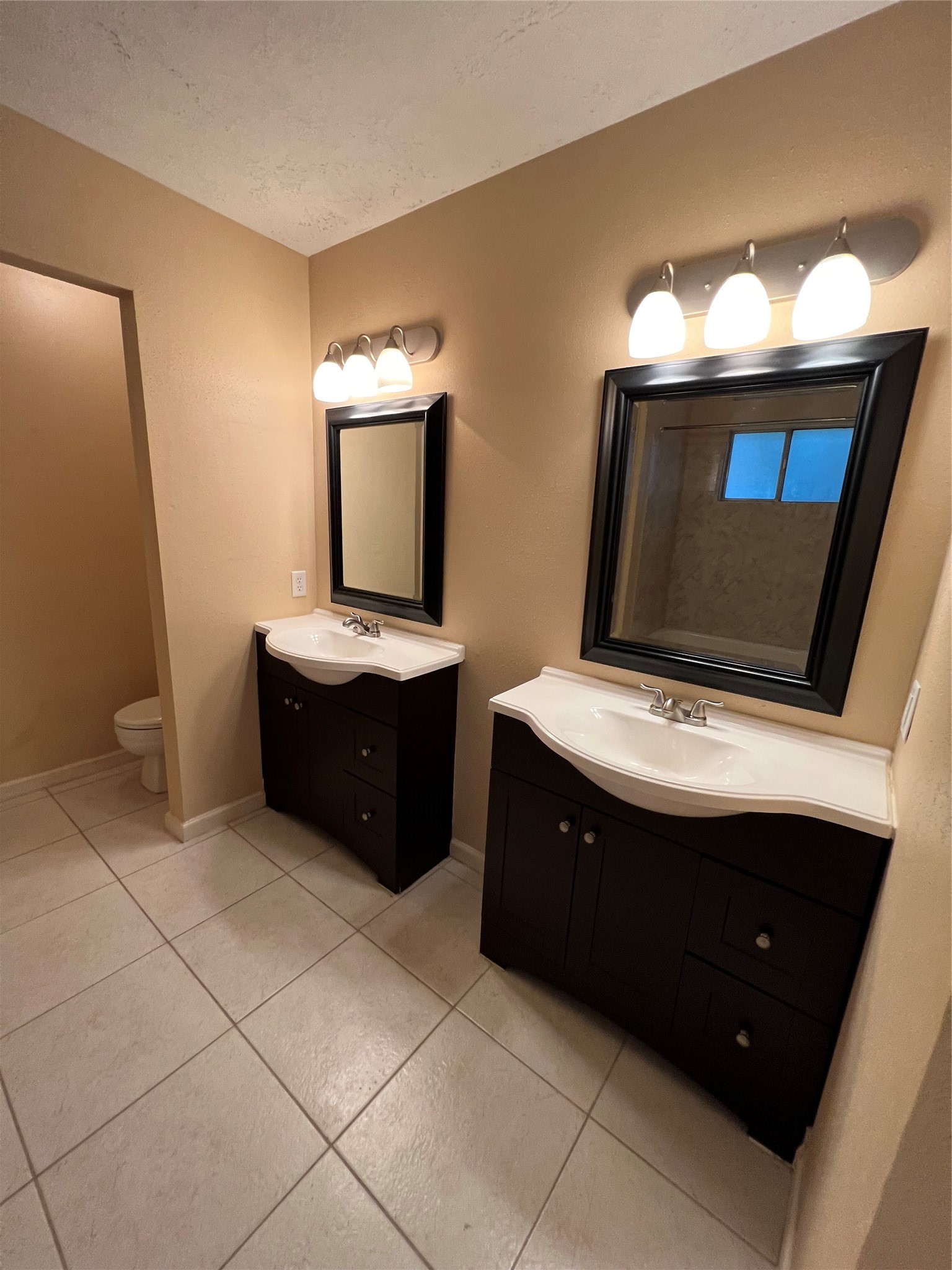 8507 Grove Park Drive Property Photo 16