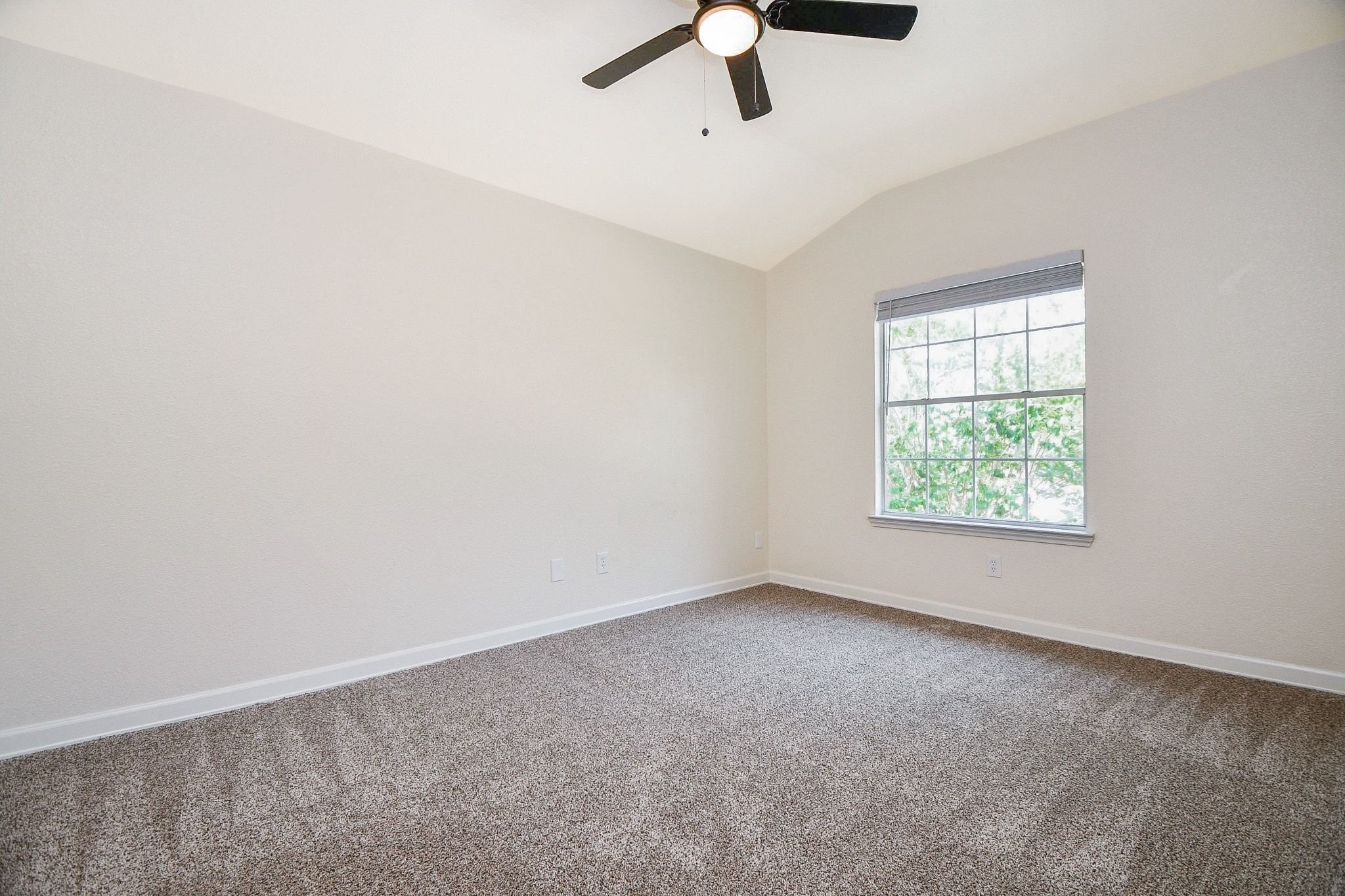 2723 Jade Forest Lane Property Photo 20