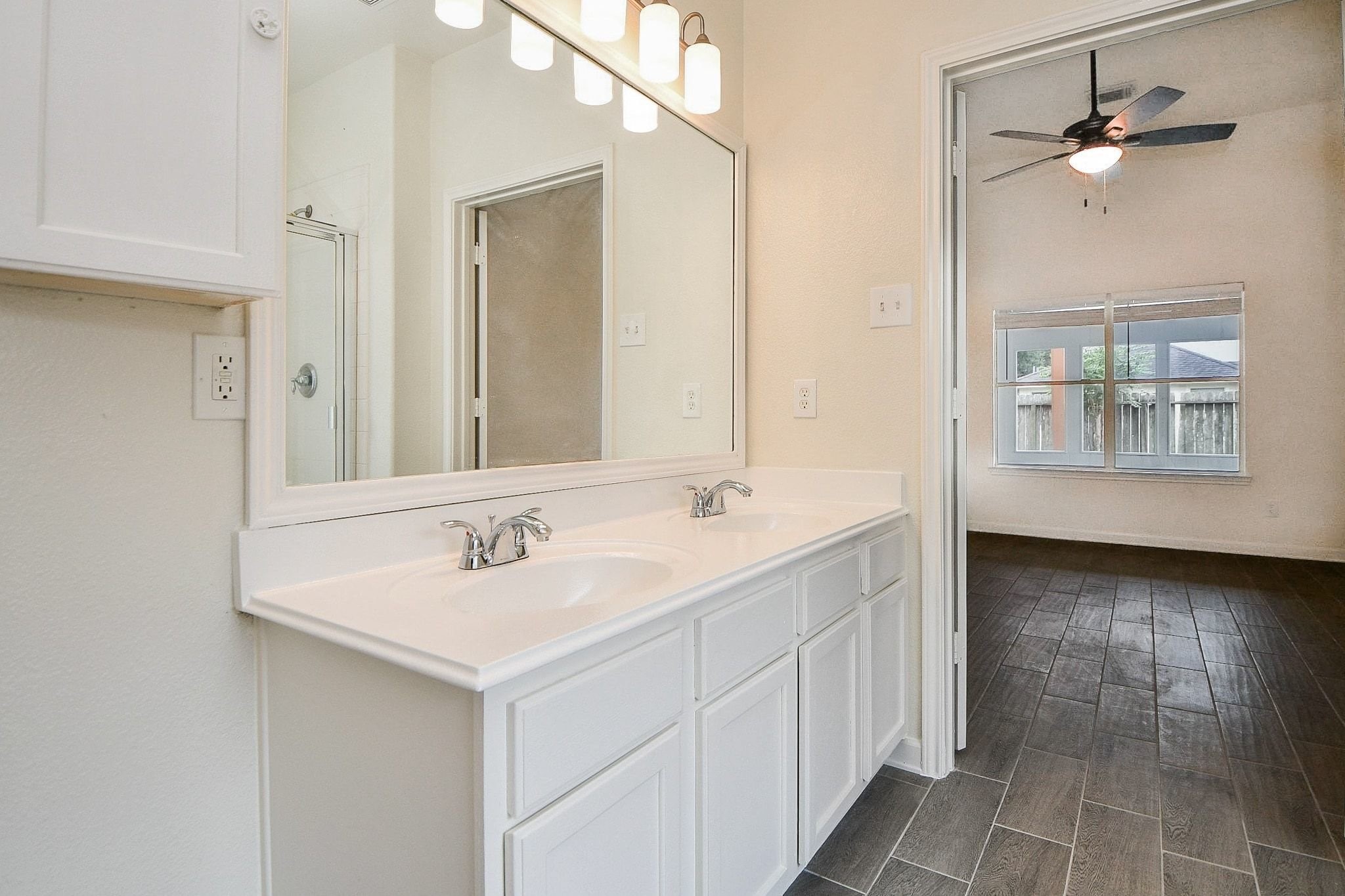 2723 Jade Forest Lane Property Photo 26