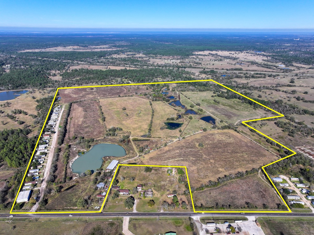 1658 State Highway 75 N Property Photo 2