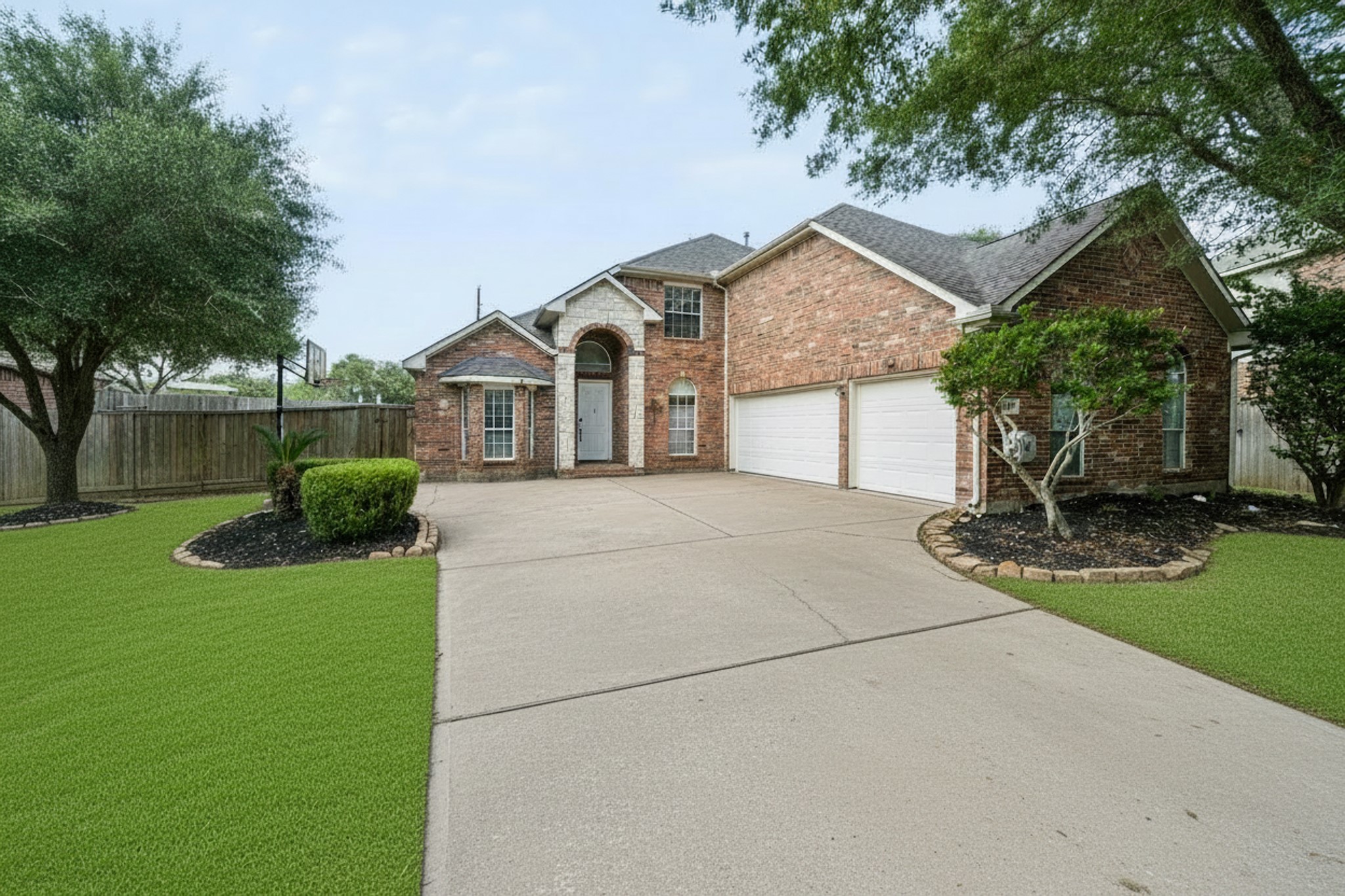 2303 Fern Bend Lane Property Photo 4