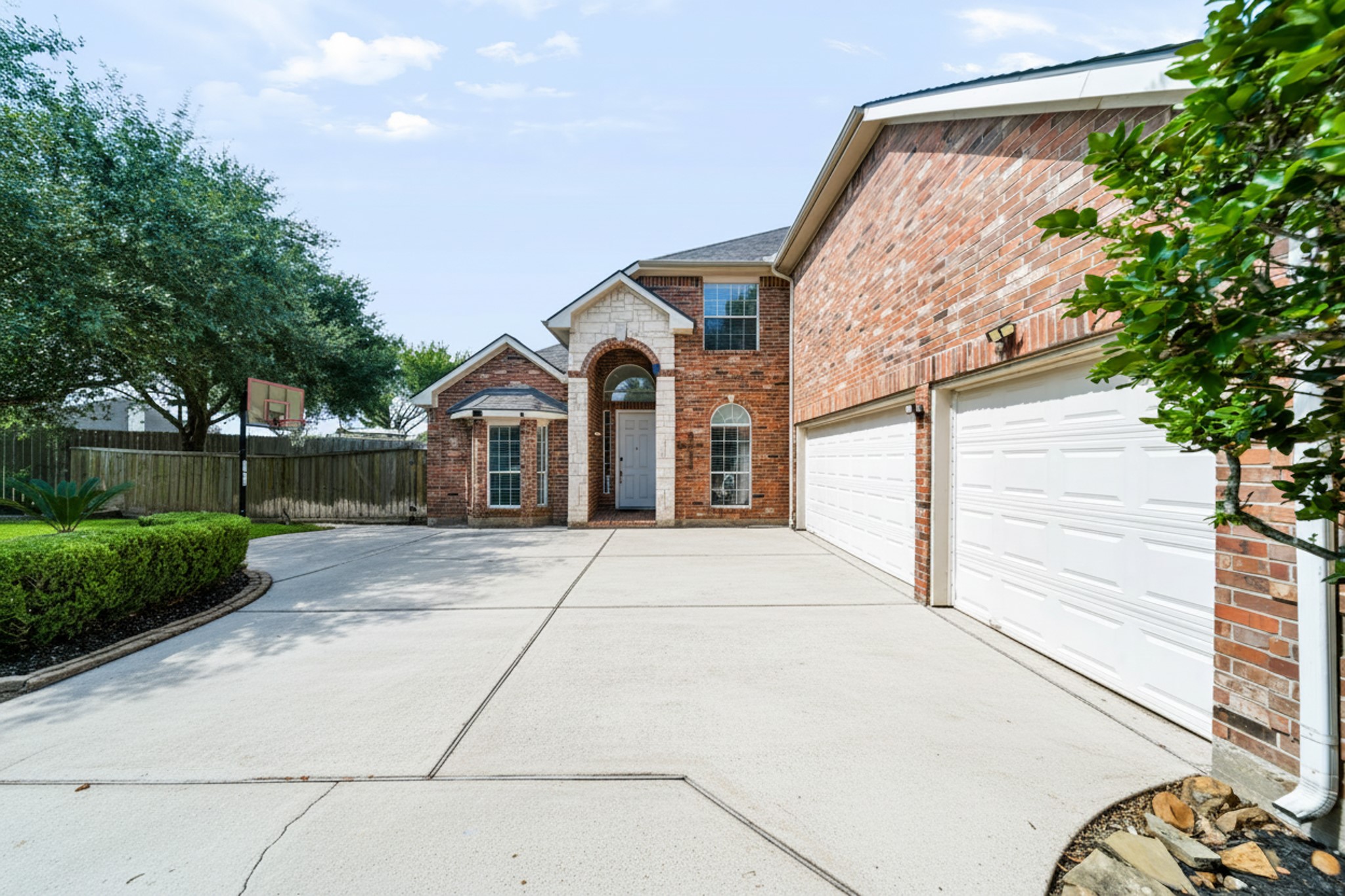 2303 Fern Bend Lane Property Photo 5