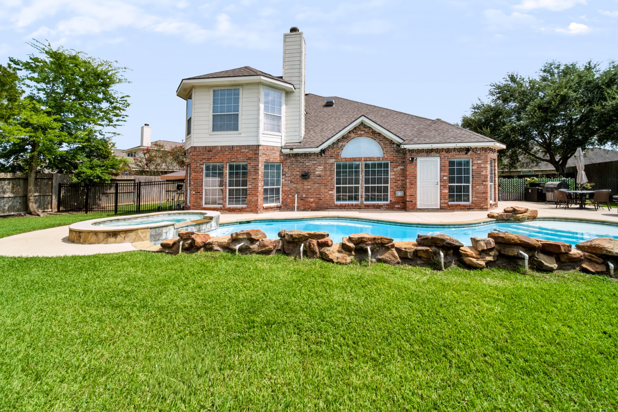 2303 Fern Bend Lane Property Photo 26