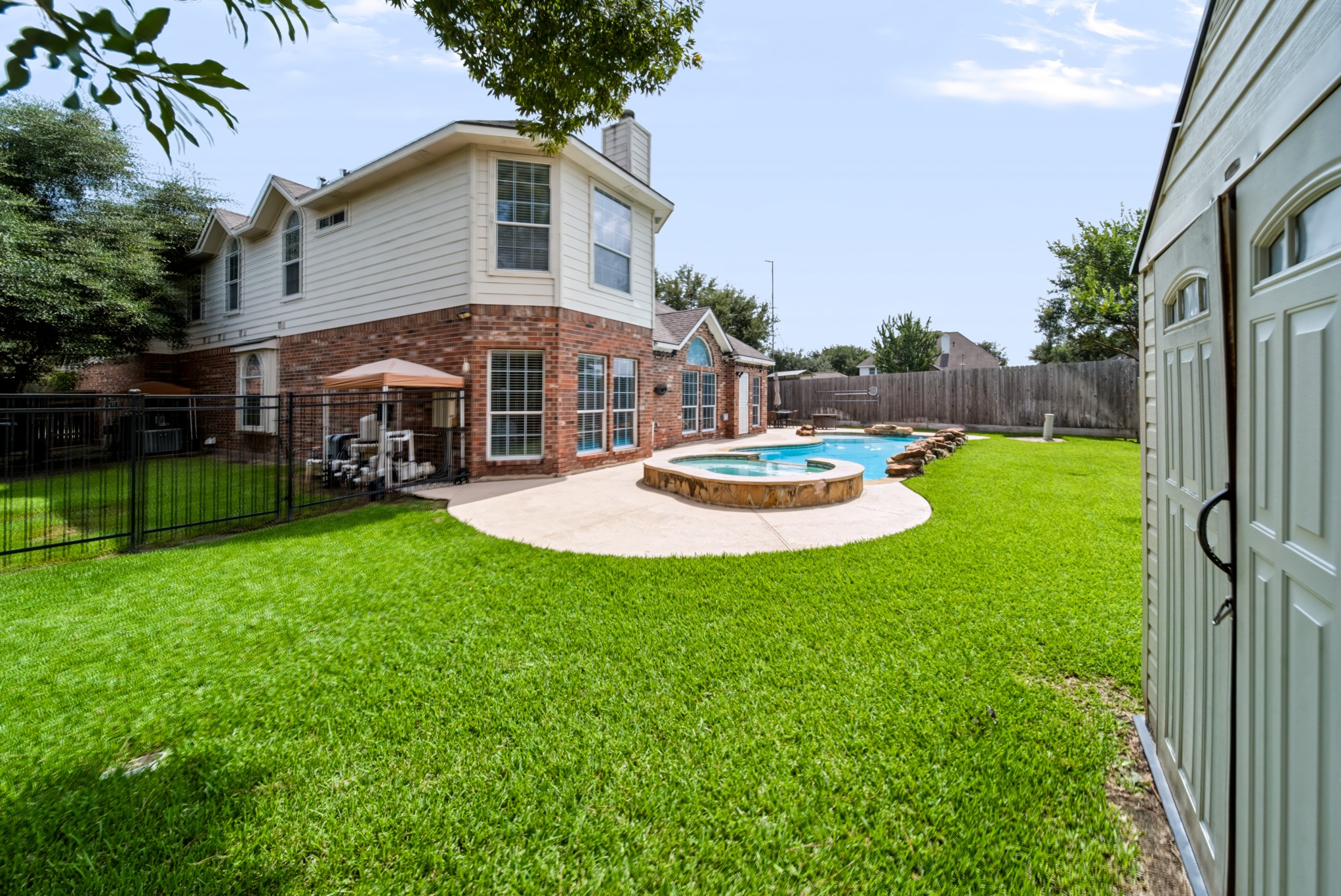 2303 Fern Bend Lane Property Photo 28
