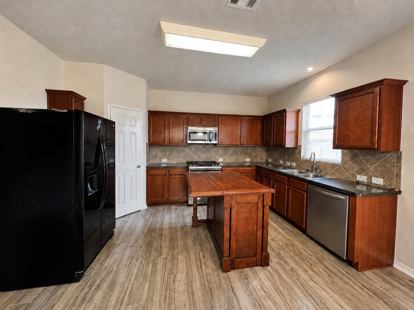 3322 Aegean Drive Property Photo 12
