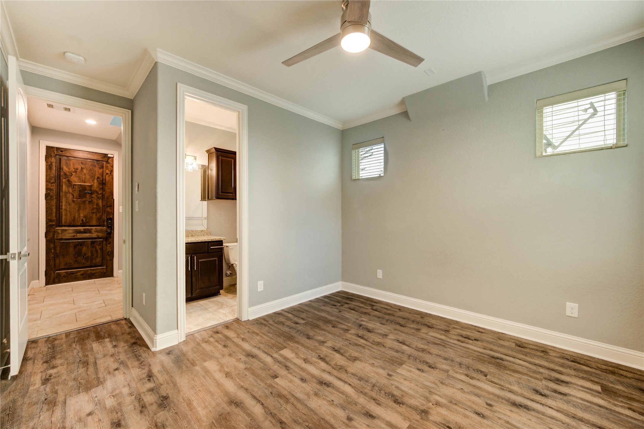 5711 Allen Street Property Photo 8