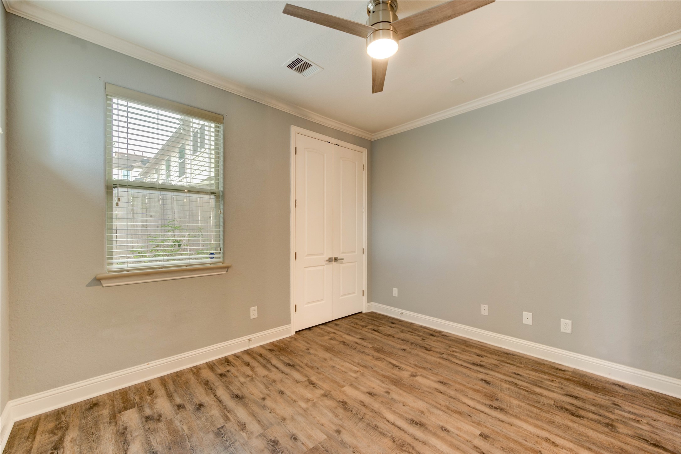 5711 Allen Street Property Photo 9