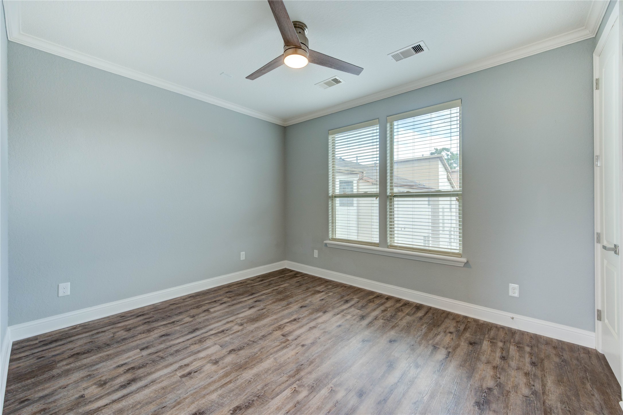 5711 Allen Street Property Photo 26
