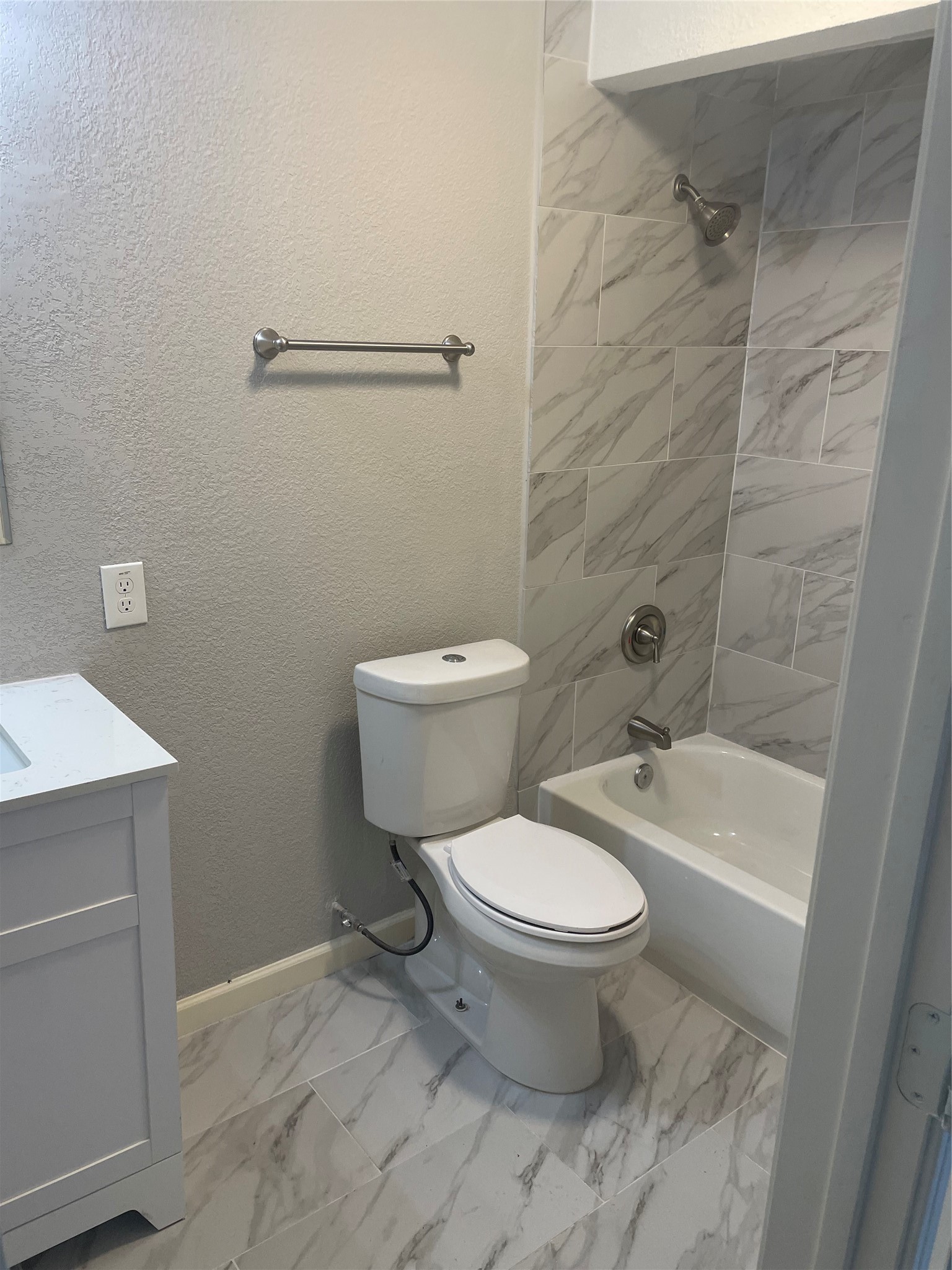 9216 1/2 E Avenue P Property Photo 5