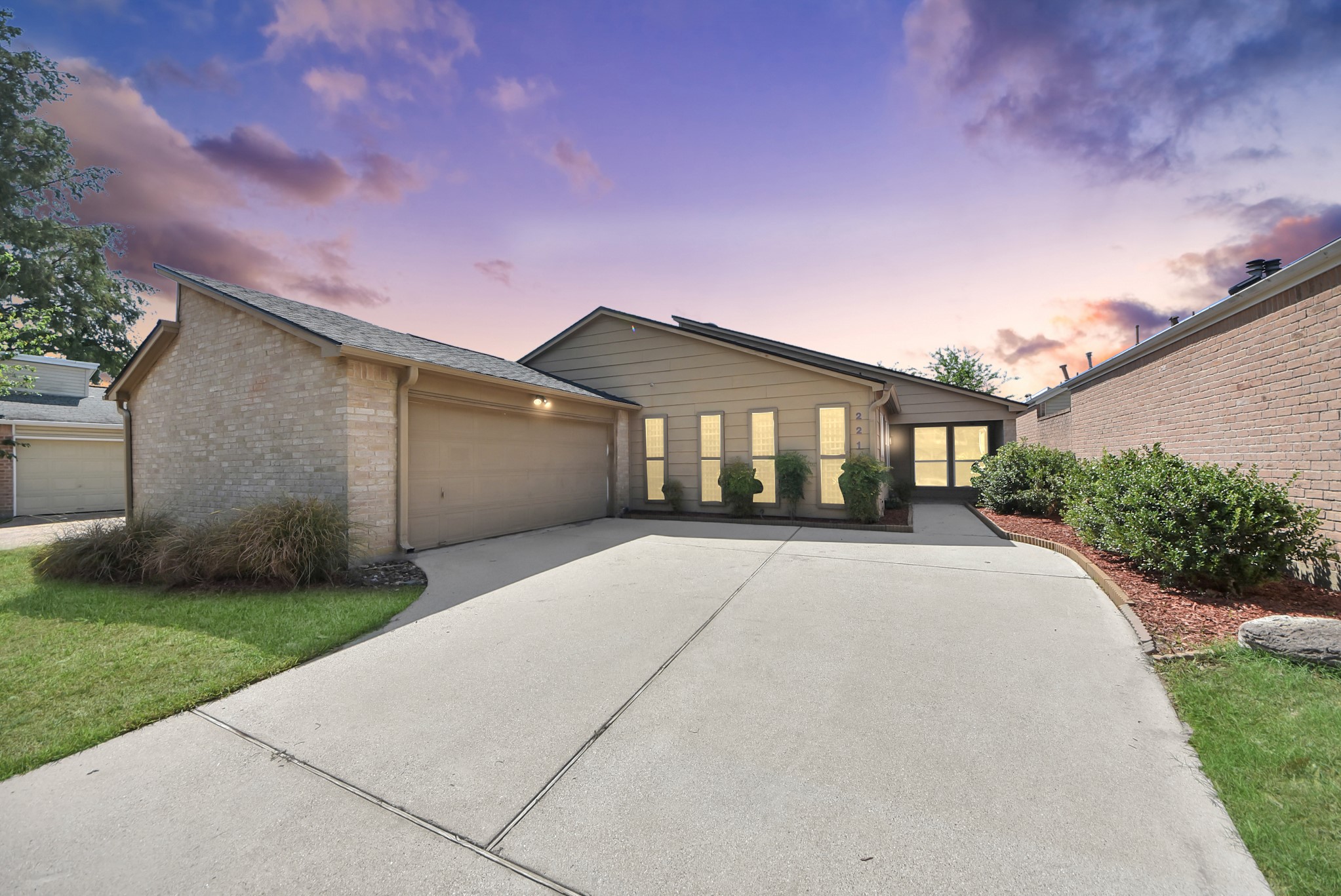 2210 Linea Del Pino Street Property Photo 1