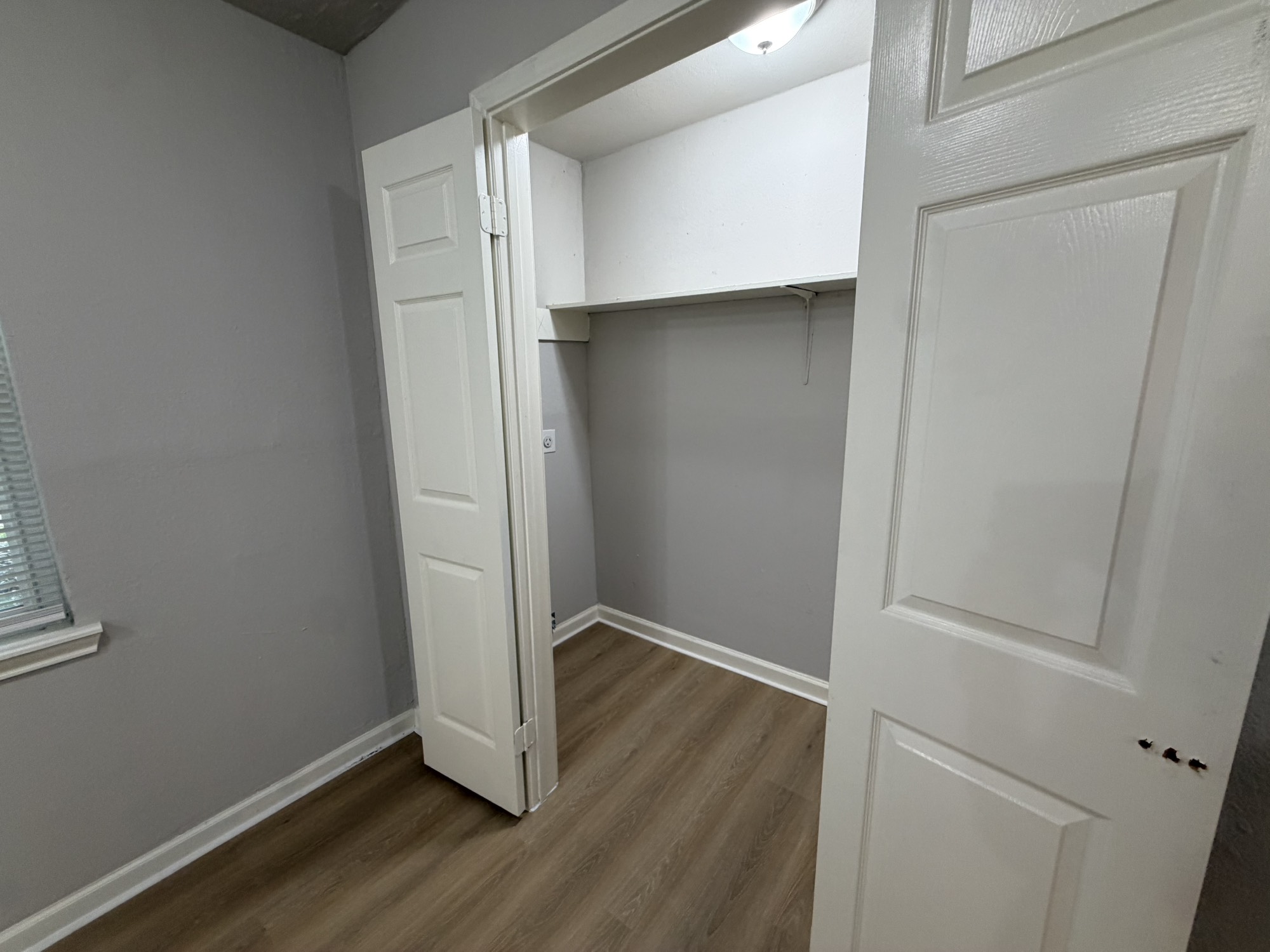 4706 N Wayside Property Photo 9