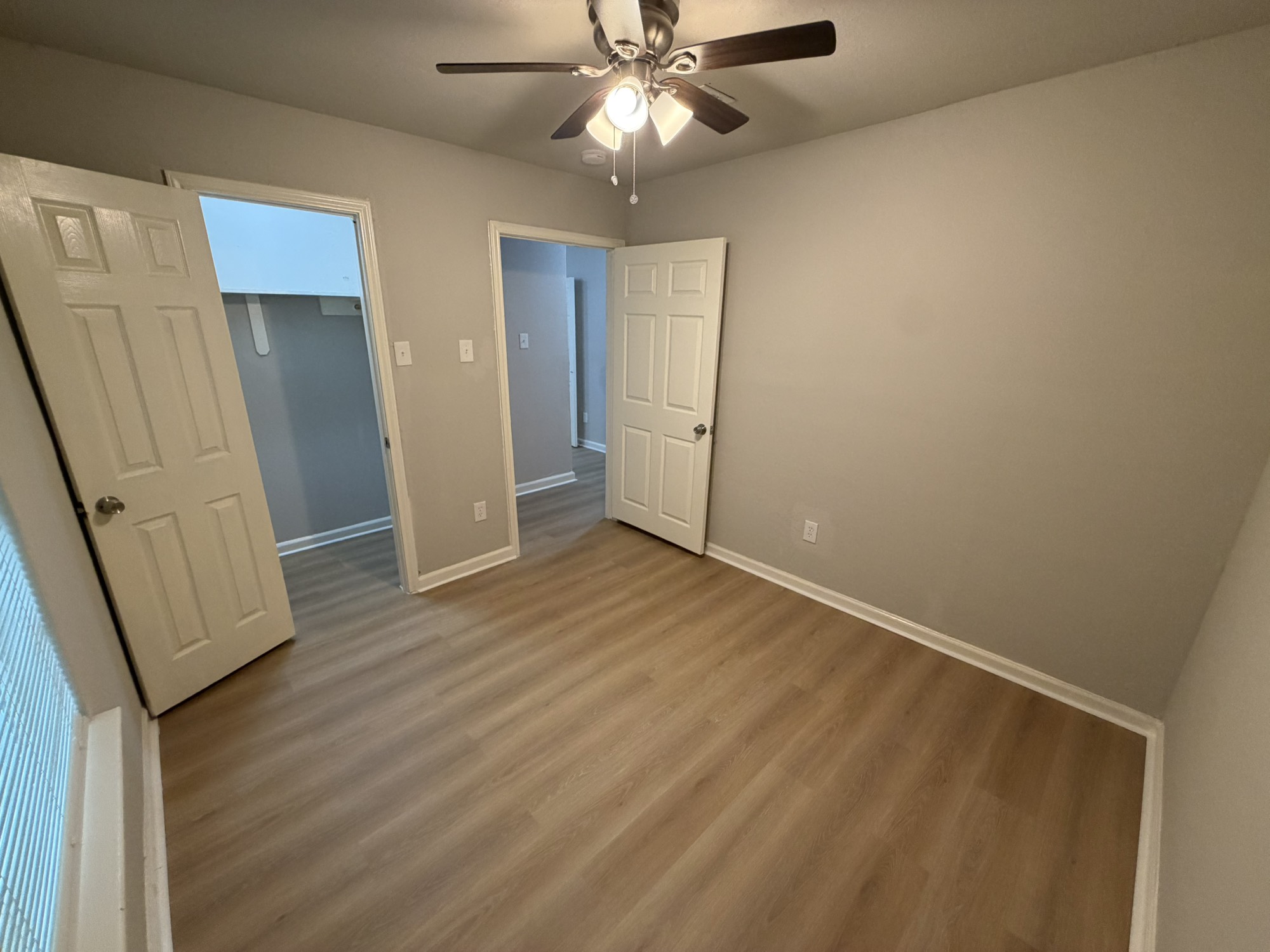 4706 N Wayside Property Photo 10