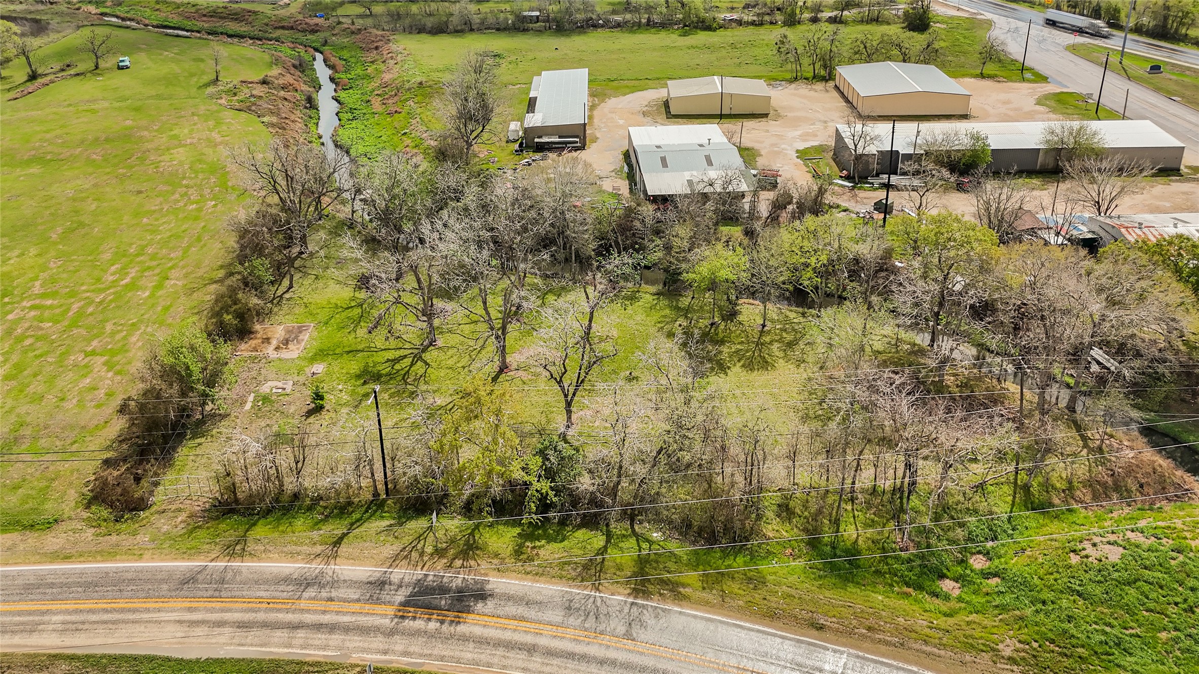 302 Blue Creek Road Property Photo 1