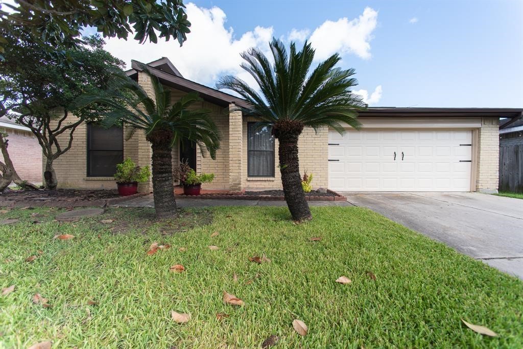 16031 Windom Drive Property Photo 1