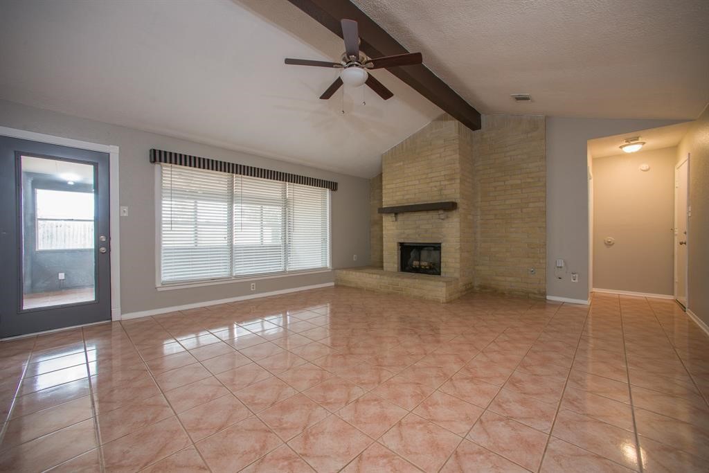 16031 Windom Drive Property Photo 6