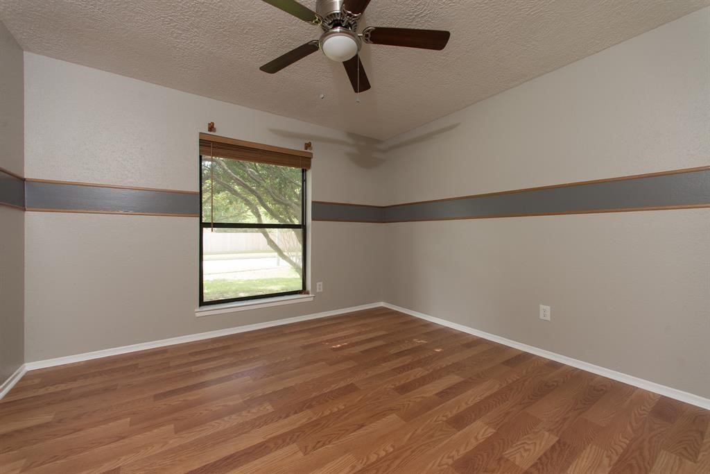 16031 Windom Drive Property Photo 10
