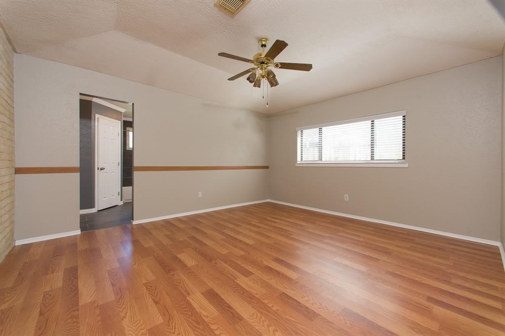 16031 Windom Drive Property Photo 12