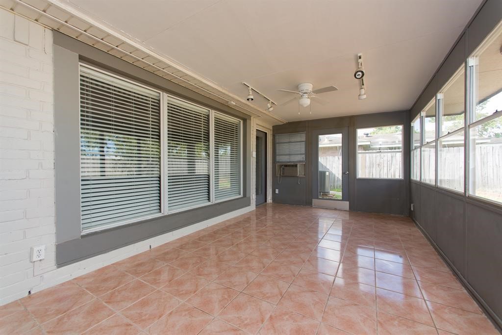 16031 Windom Drive Property Photo 15