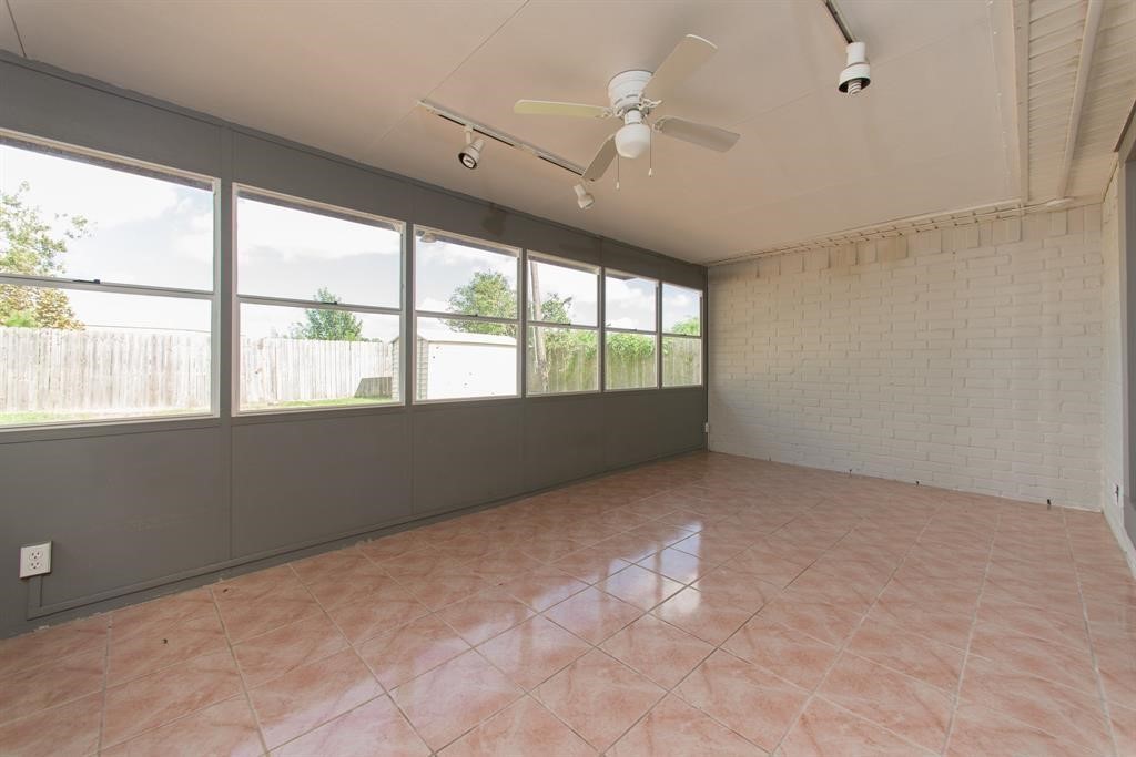 16031 Windom Drive Property Photo 16