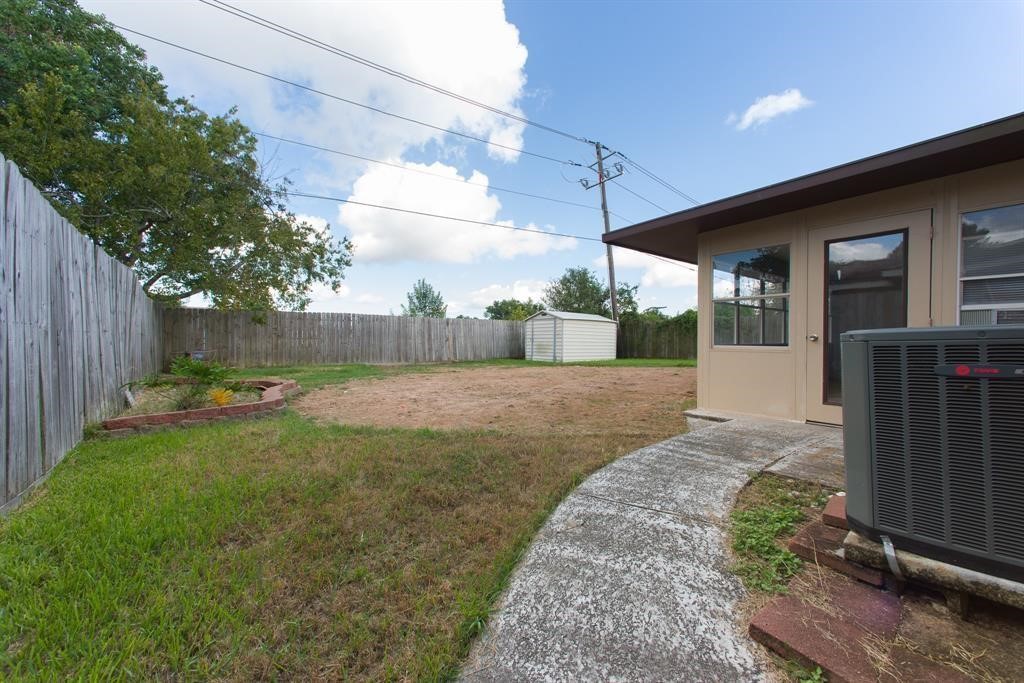 16031 Windom Drive Property Photo 17