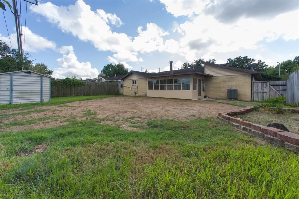 16031 Windom Drive Property Photo 18