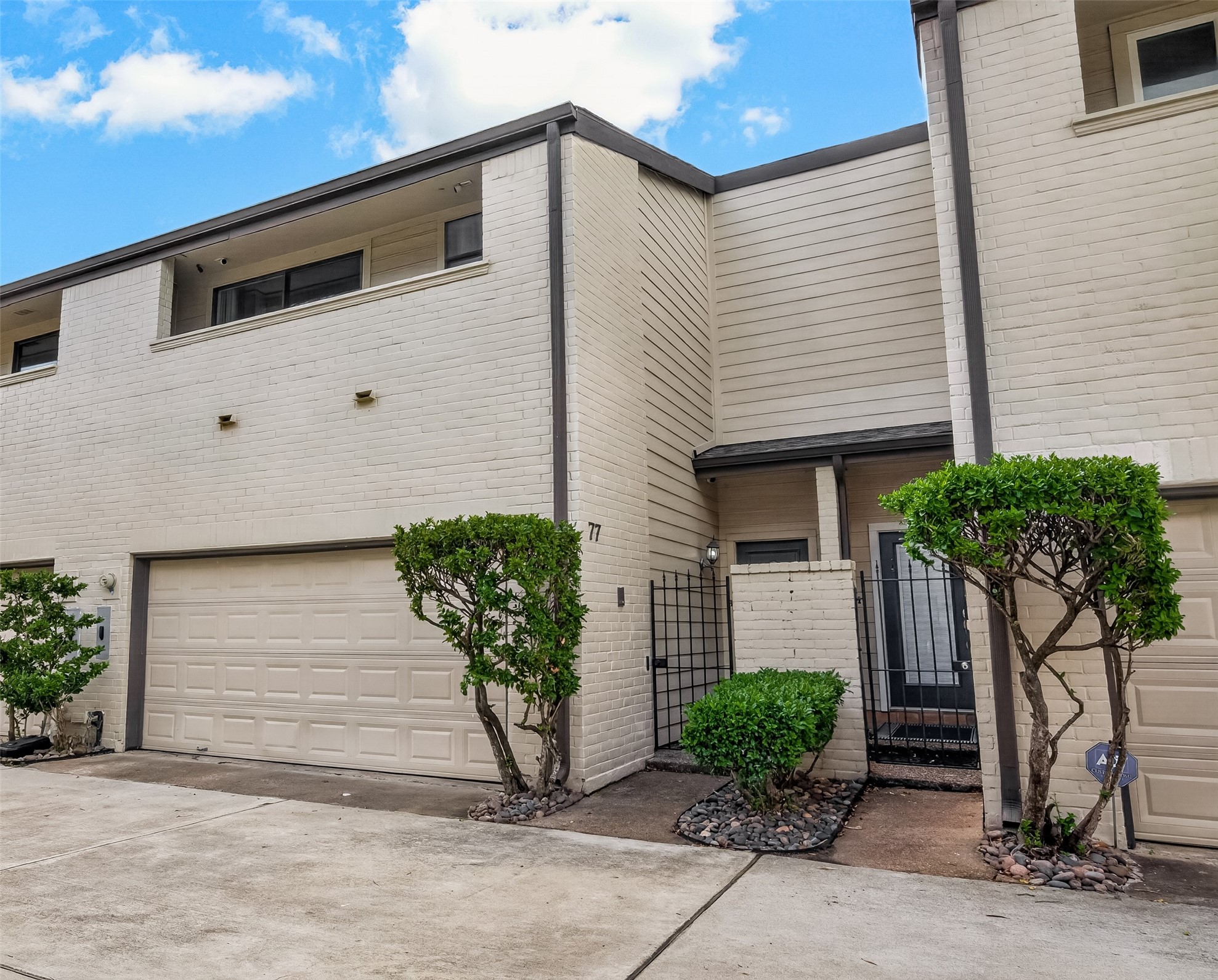 77 Chelsea Boulevard Property Photo 1
