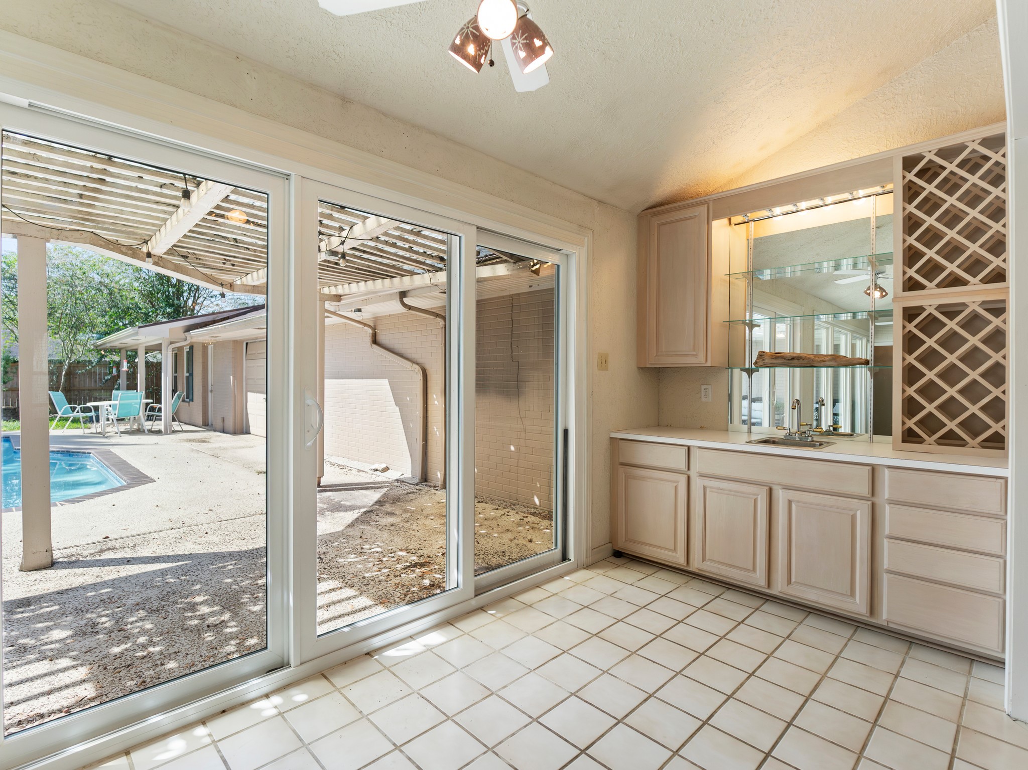900 6th Street Property Photo 10