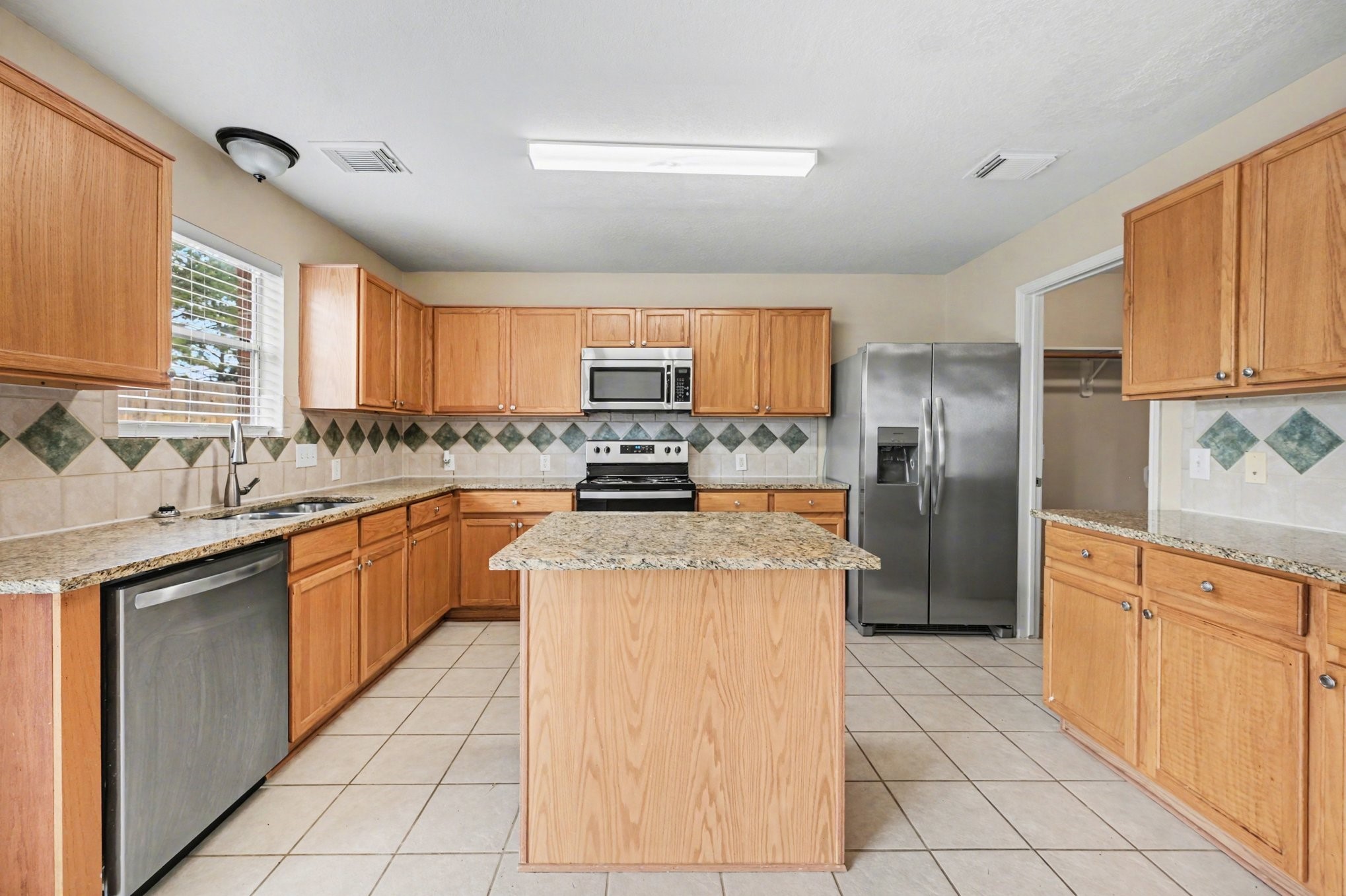 21403 Somerset Park Lane Property Photo 8