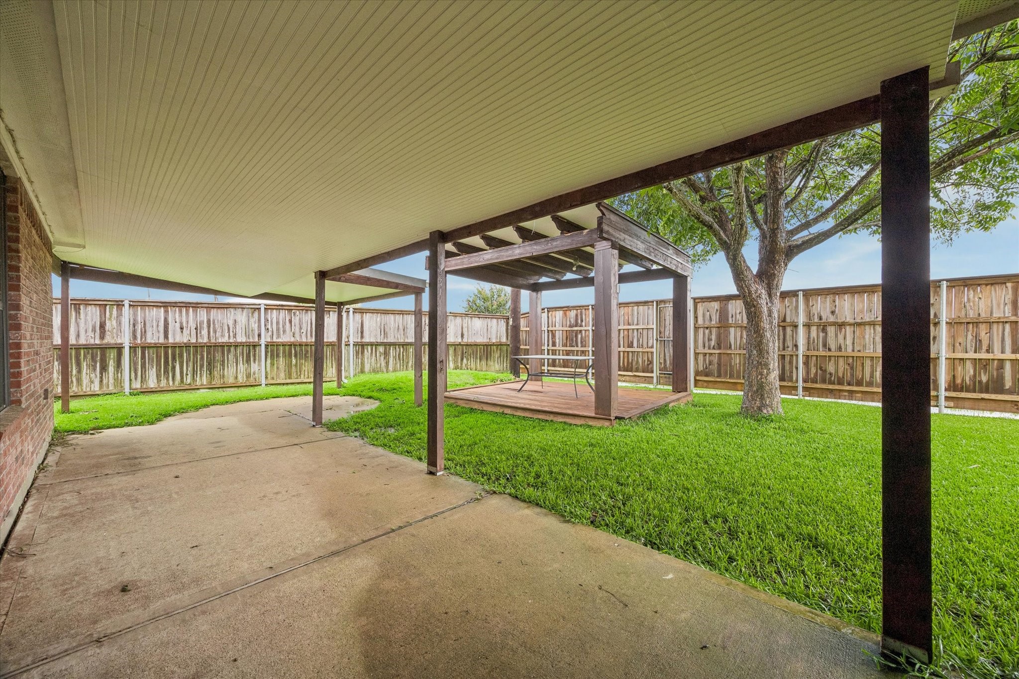 16542 Crossfield Drive Property Photo 30