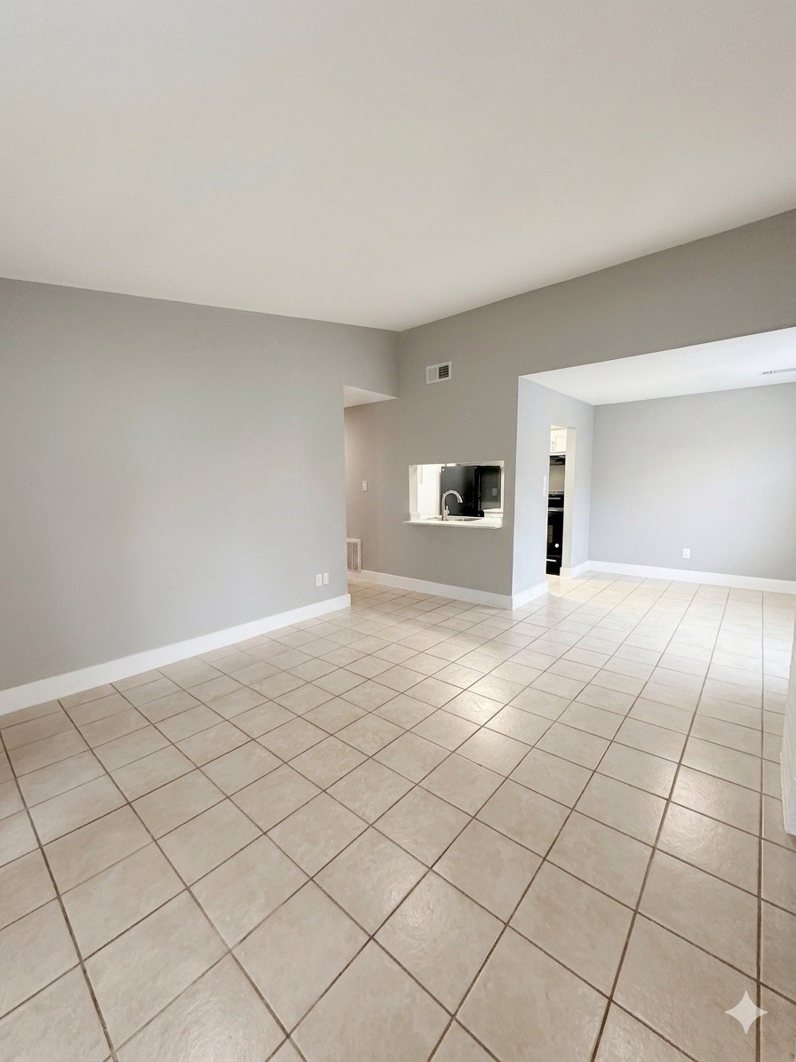 12611 Ashford Meadow Drive D Property Photo 5