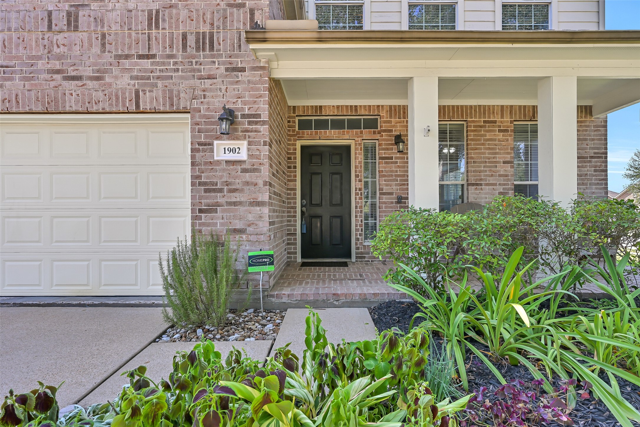1902 Highland Point Court Property Photo 3