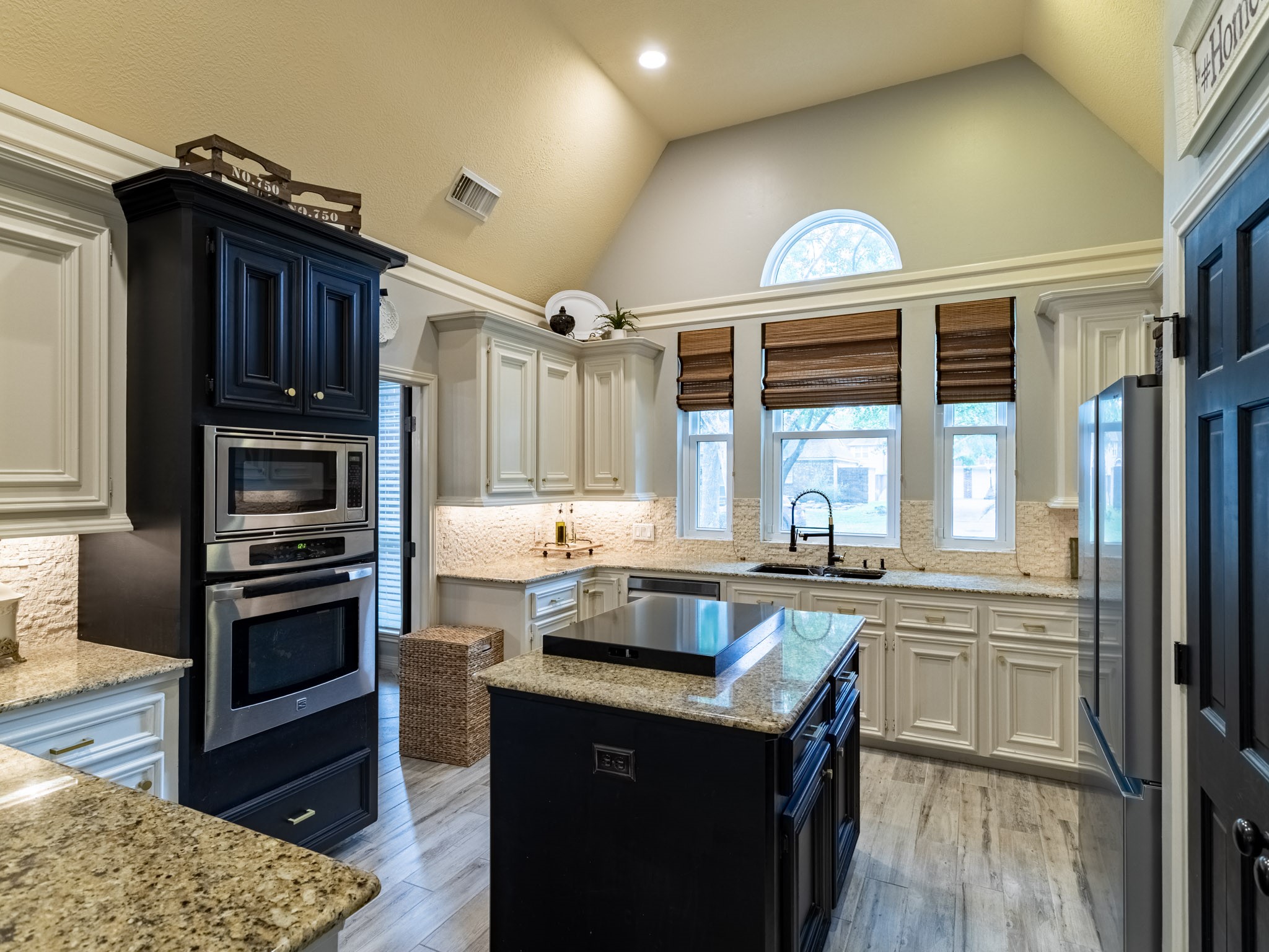 14706 Sandy Creek Drive Property Photo 16