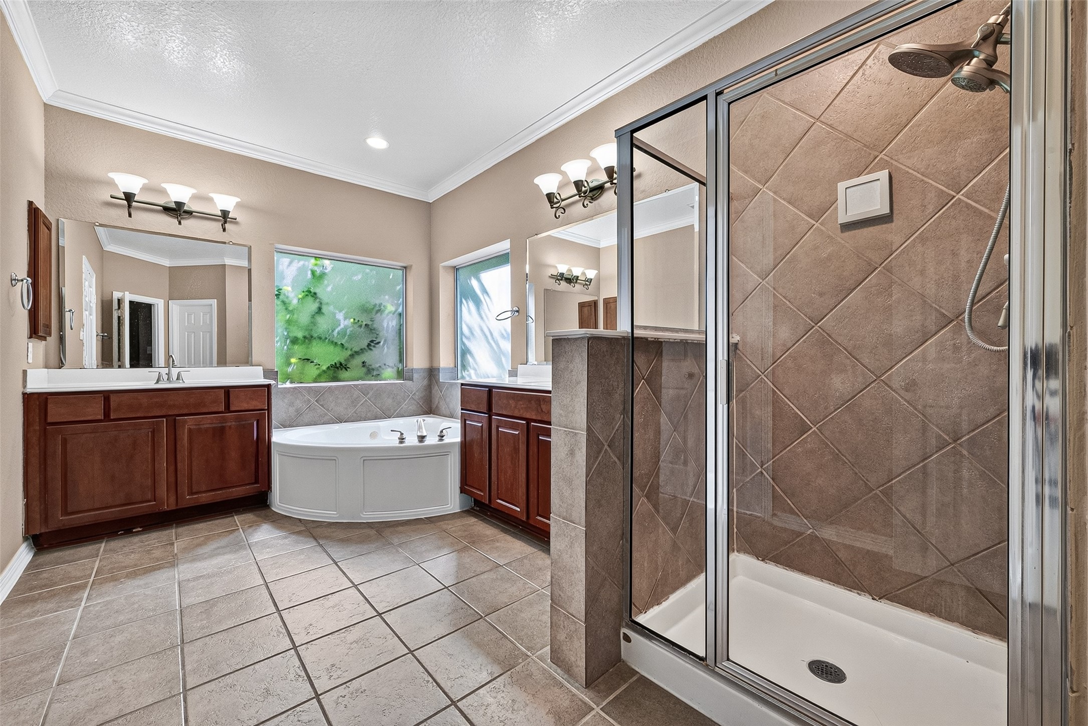 4911 Canyon Sage Lane Property Photo 32