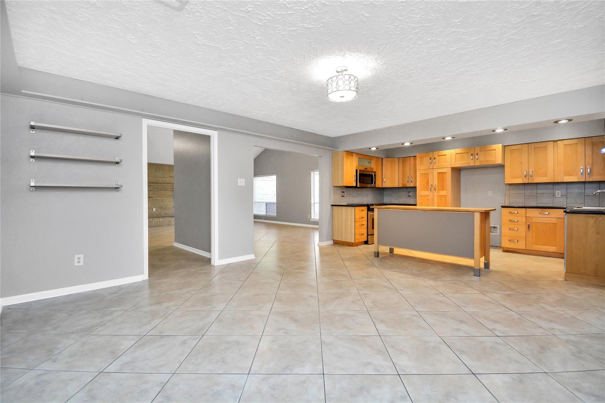 22218 Deville Drive Property Photo 5