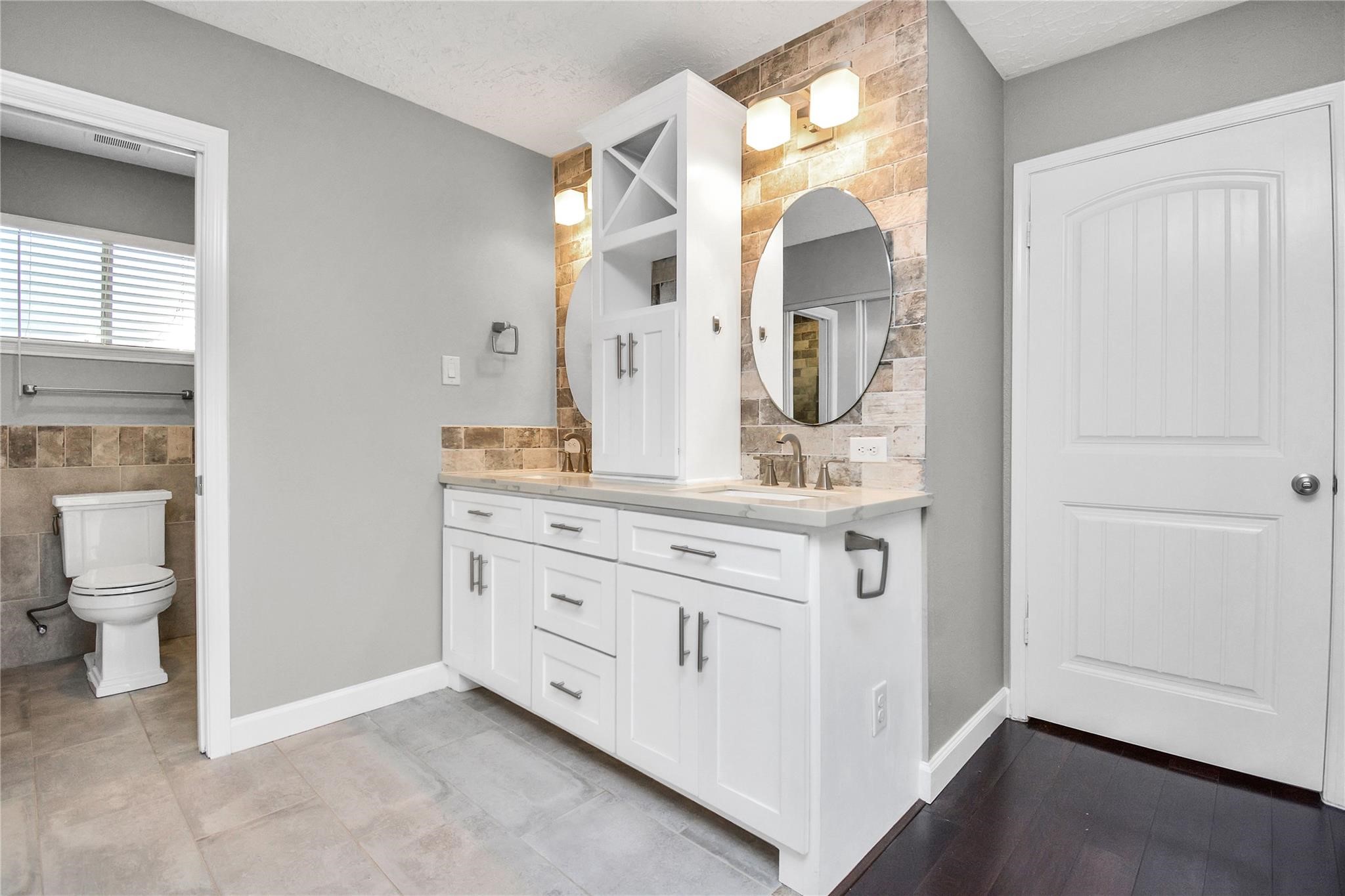 22218 Deville Drive Property Photo 10