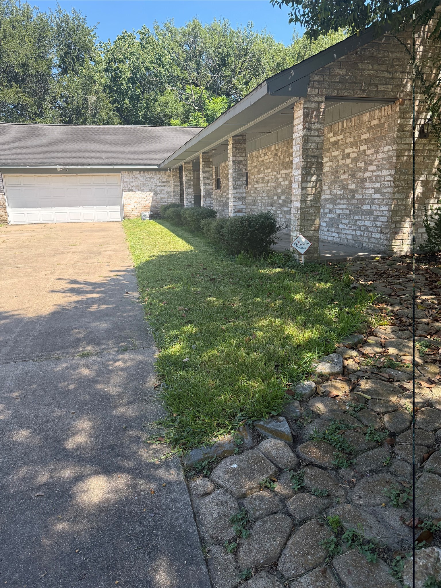 10719 Valley Hills Drive Property Photo 1