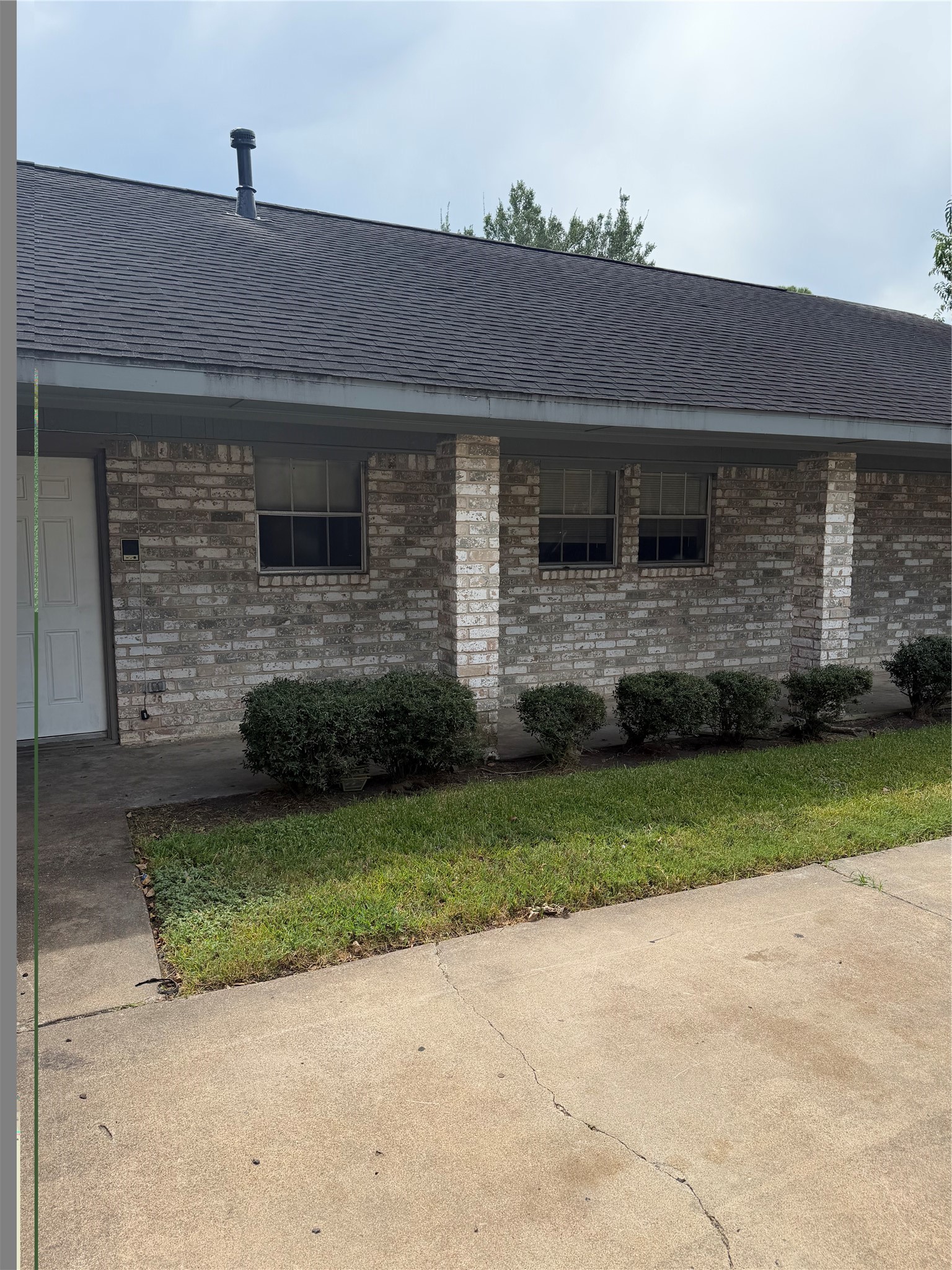 10719 Valley Hills Drive Property Photo 2