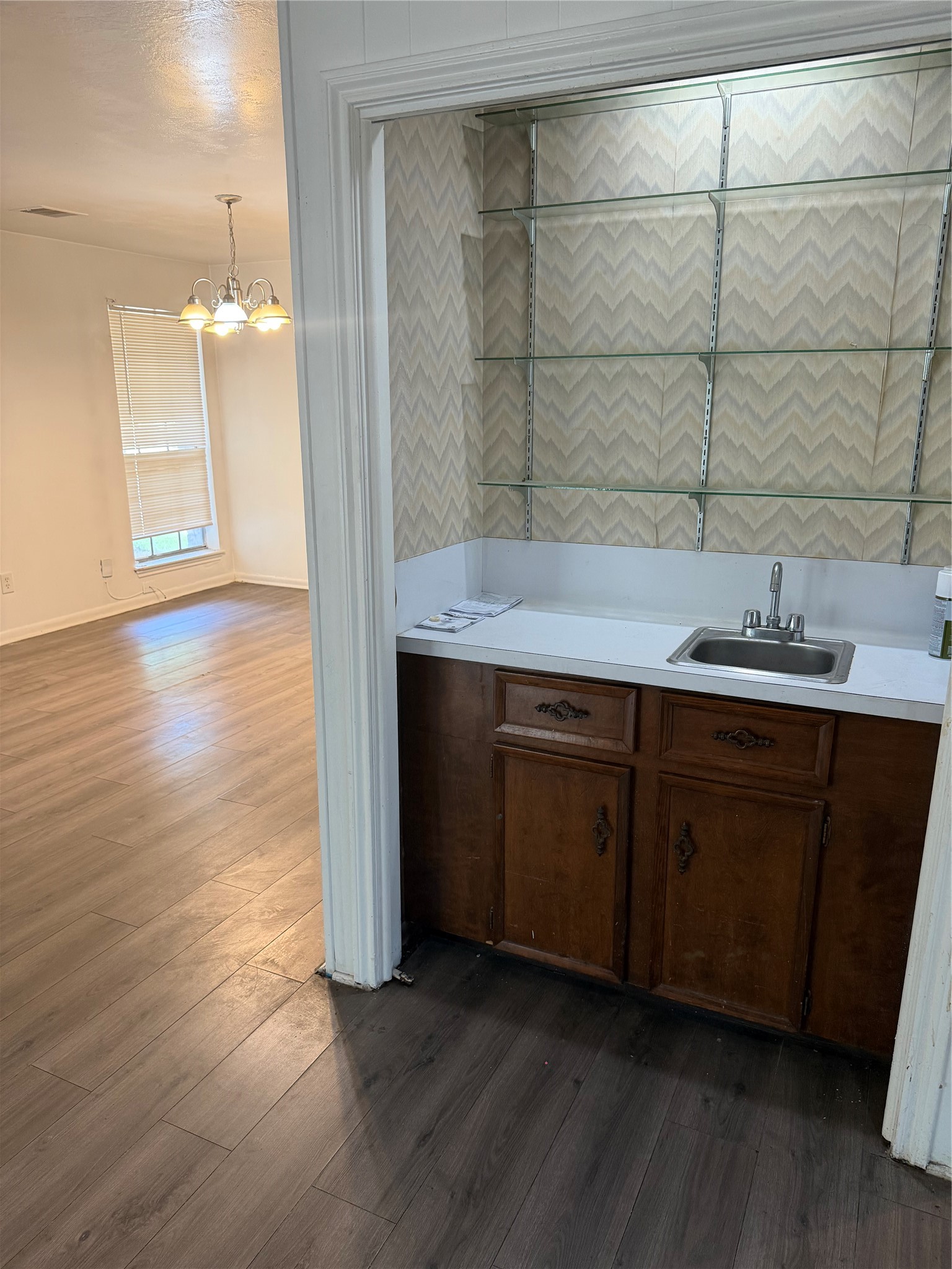 10719 Valley Hills Drive Property Photo 6