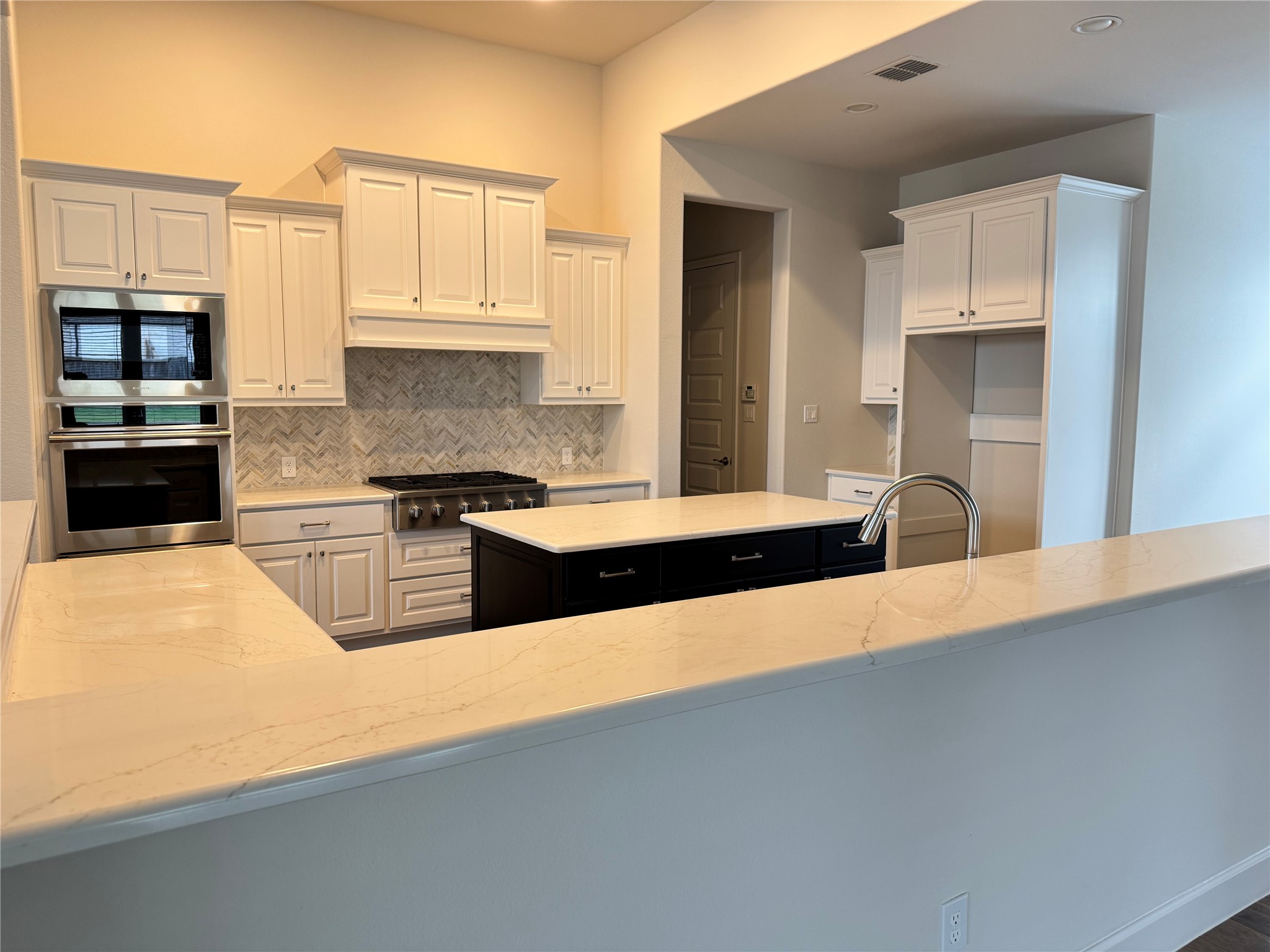 5406 Farm Hill Way Property Photo 6