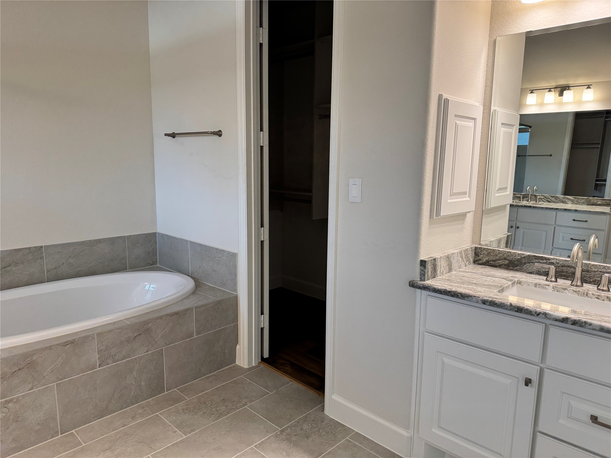 5406 Farm Hill Way Property Photo 13