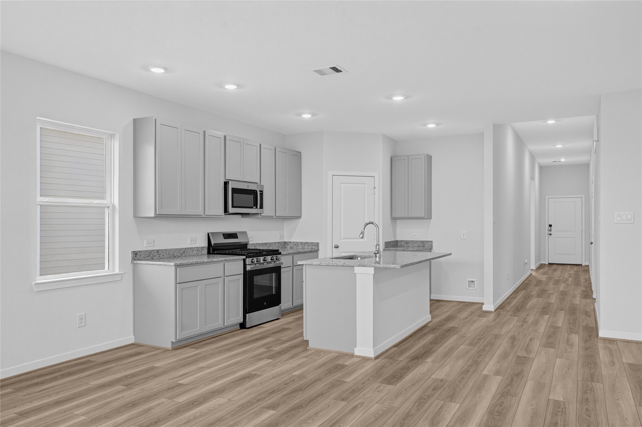 17415 Chestnut Chase Street Property Photo 2