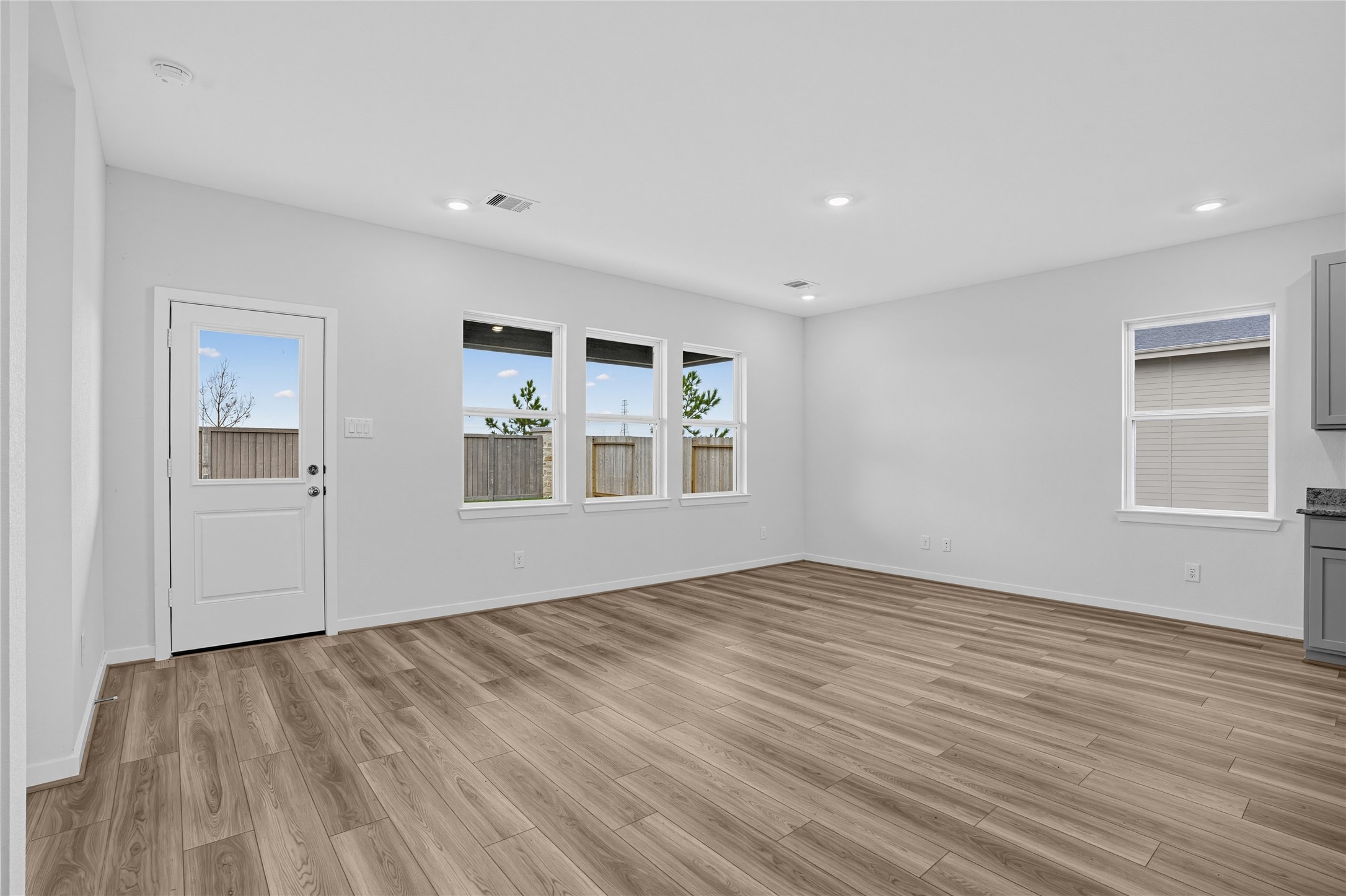 17415 Chestnut Chase Street Property Photo 3