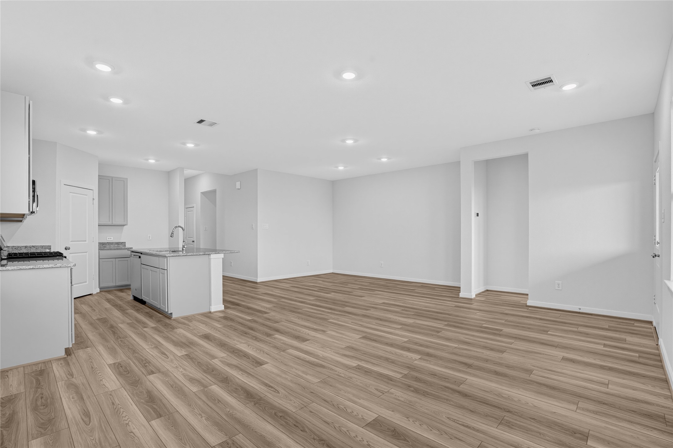 17415 Chestnut Chase Street Property Photo 7