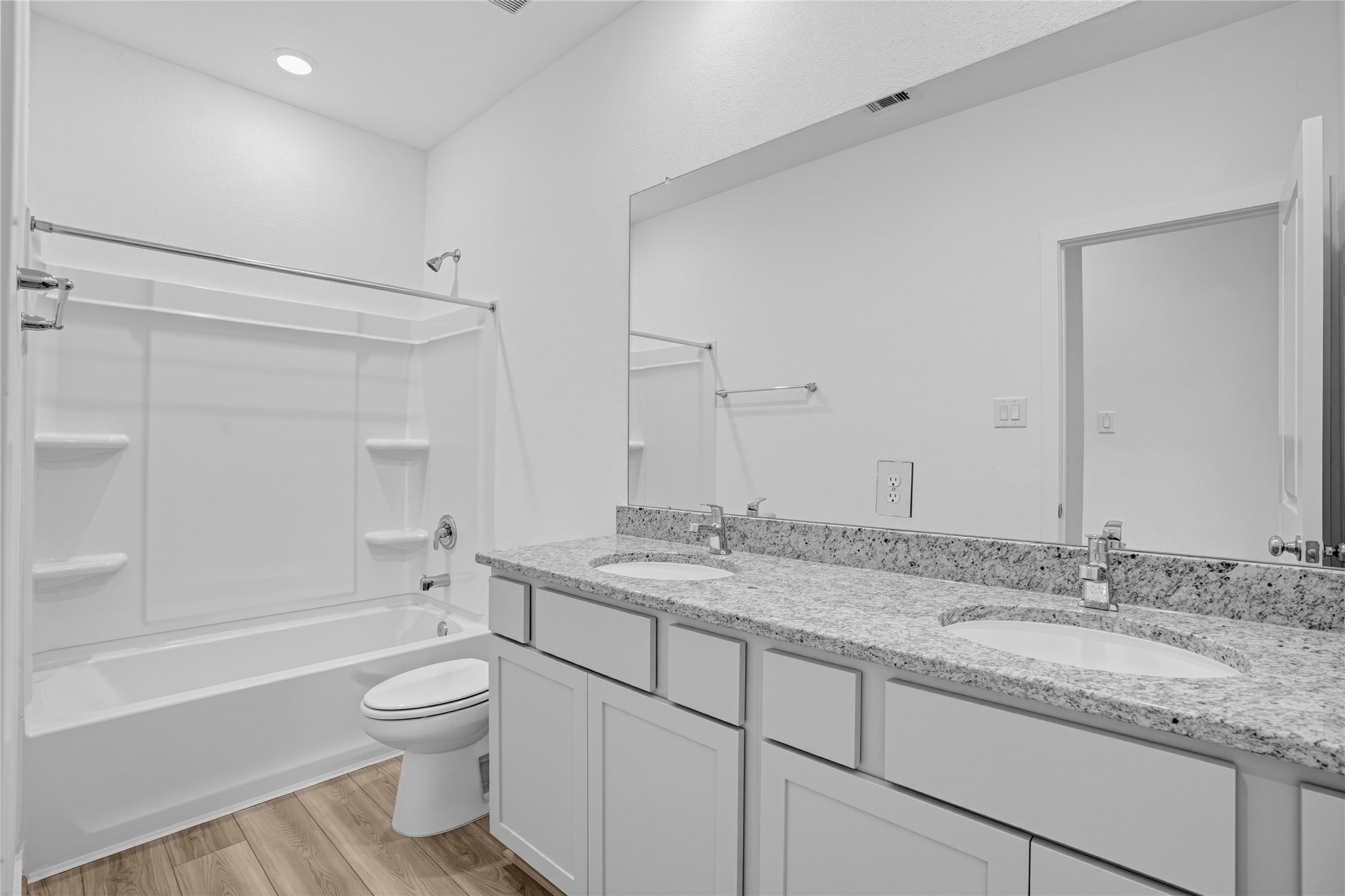 17415 Chestnut Chase Street Property Photo 11