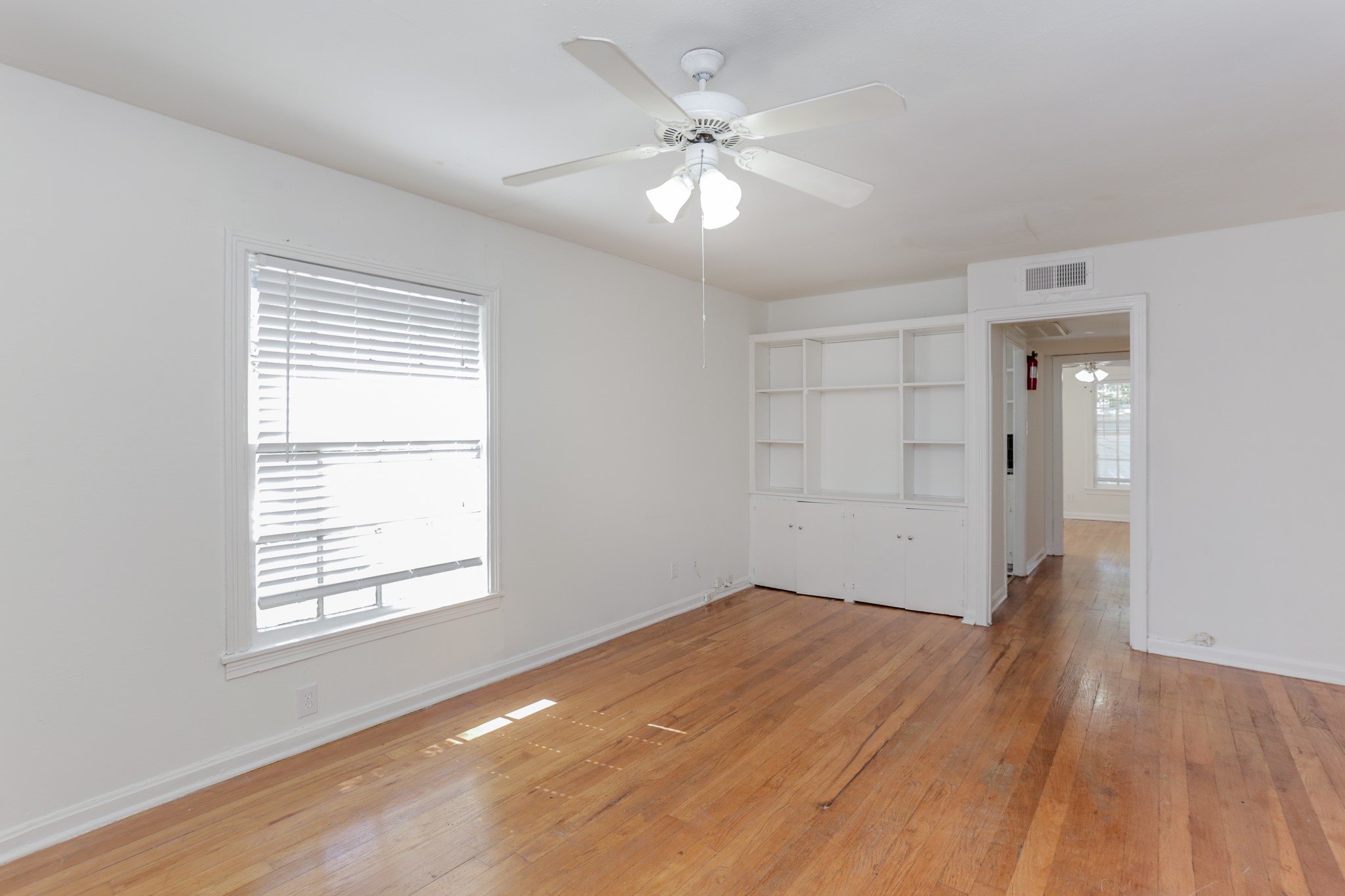 1828 W Main Street 4 Property Photo 10