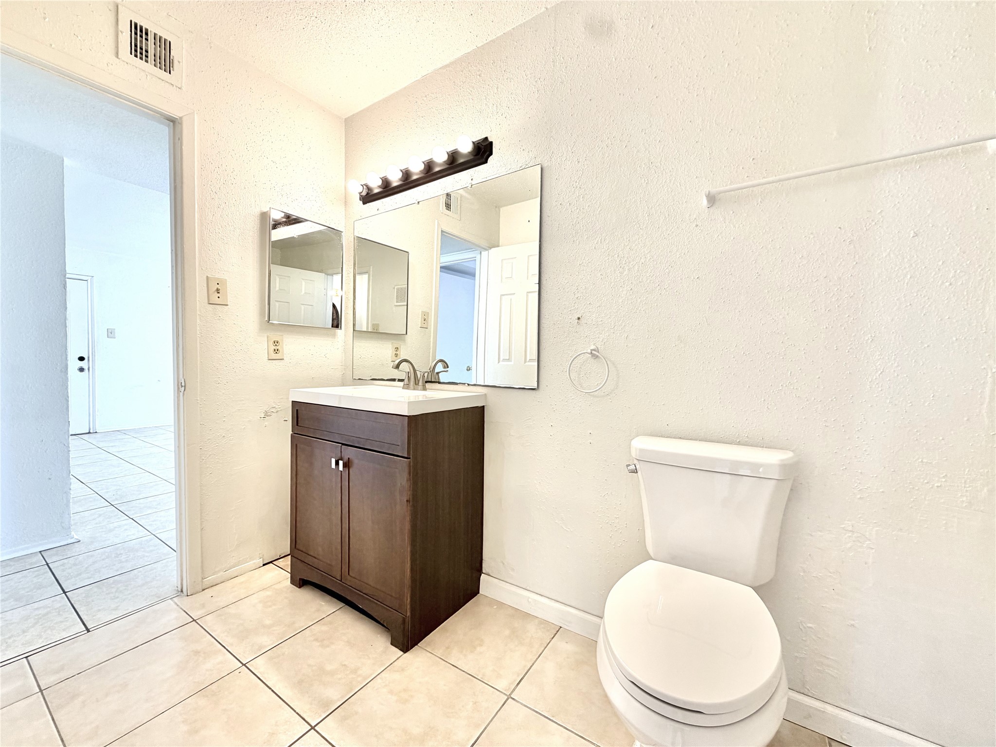 8323 Wilcrest Drive 7002 Property Photo 8