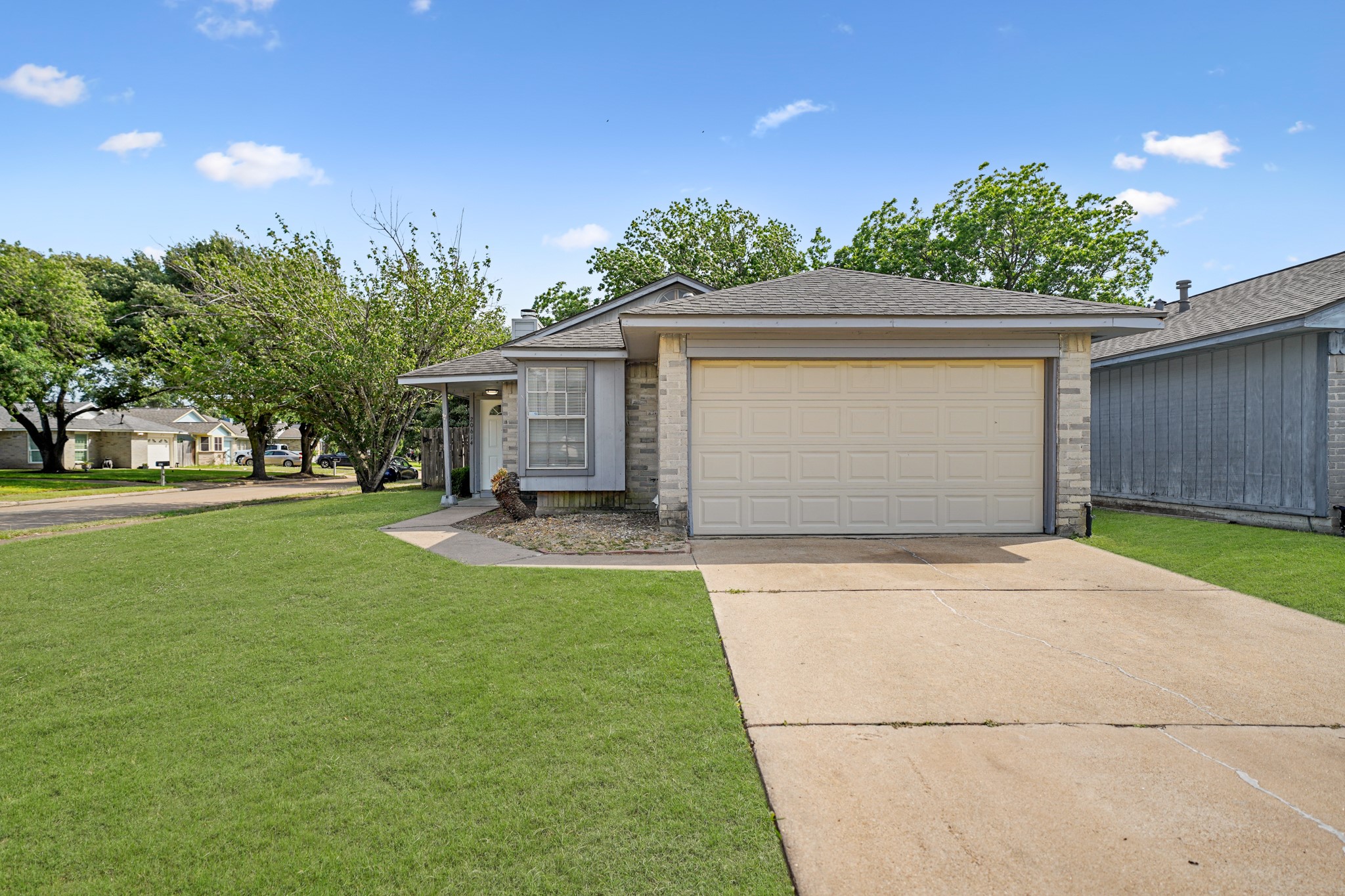 20614 Park Row Drive Property Photo 1