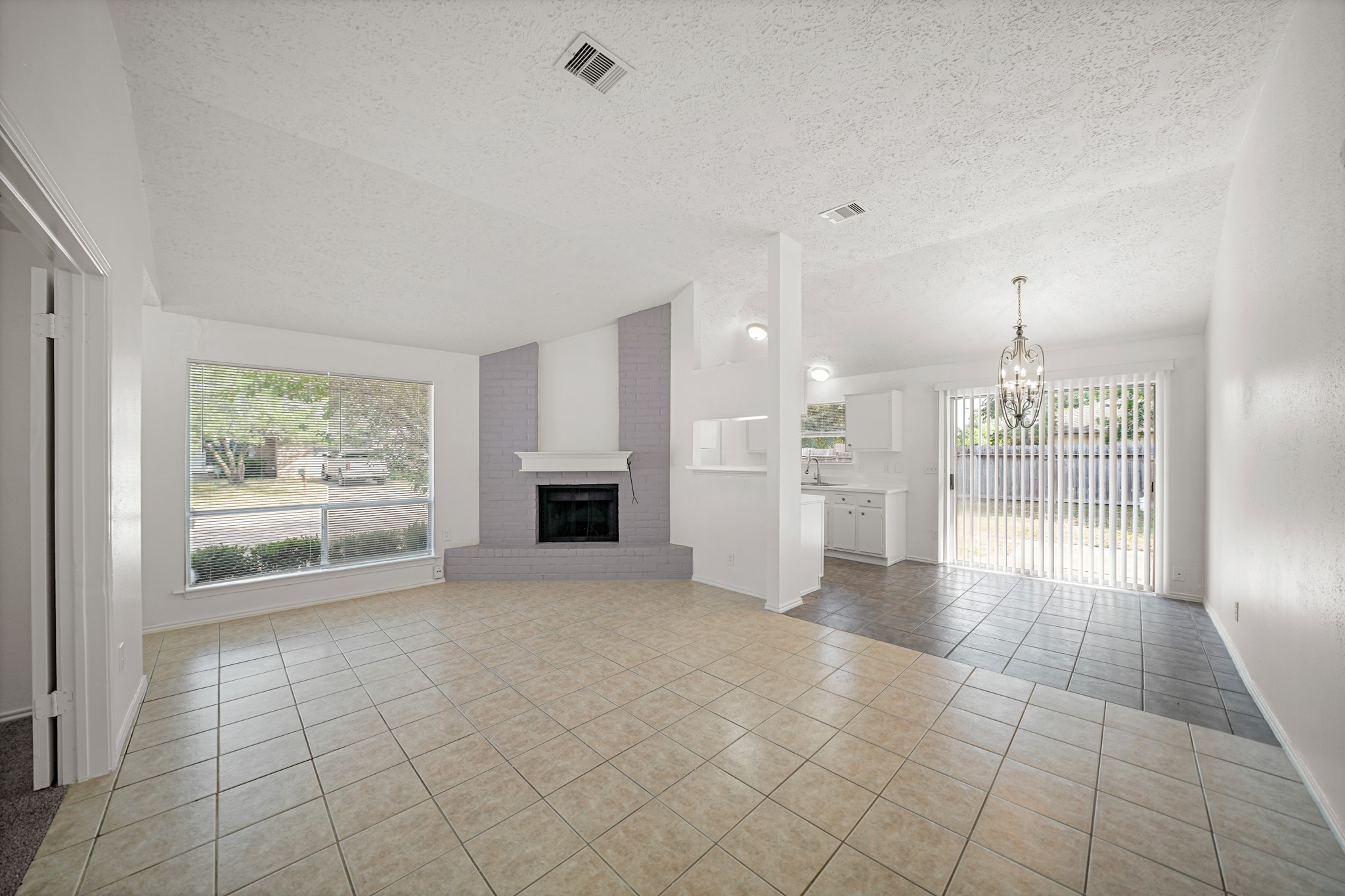 20614 Park Row Drive Property Photo 7